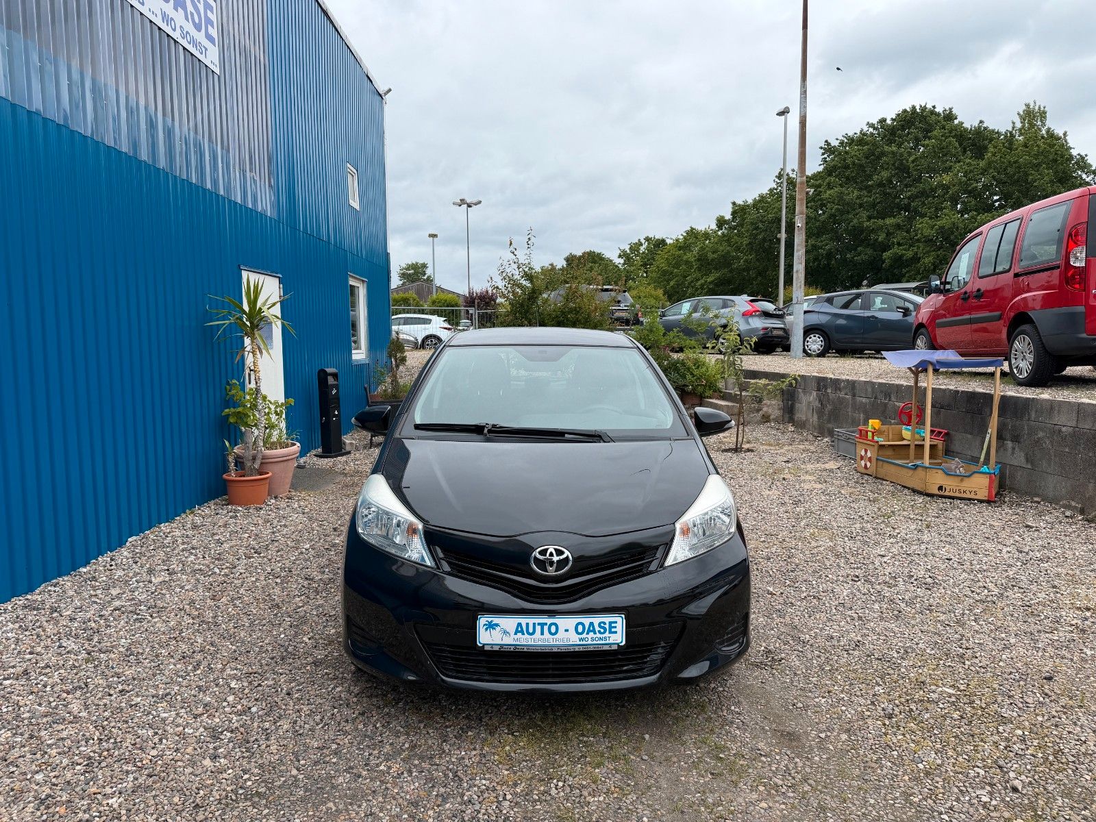 Fahrzeugabbildung Toyota Yaris**Cool**Klima**Allwetter**
