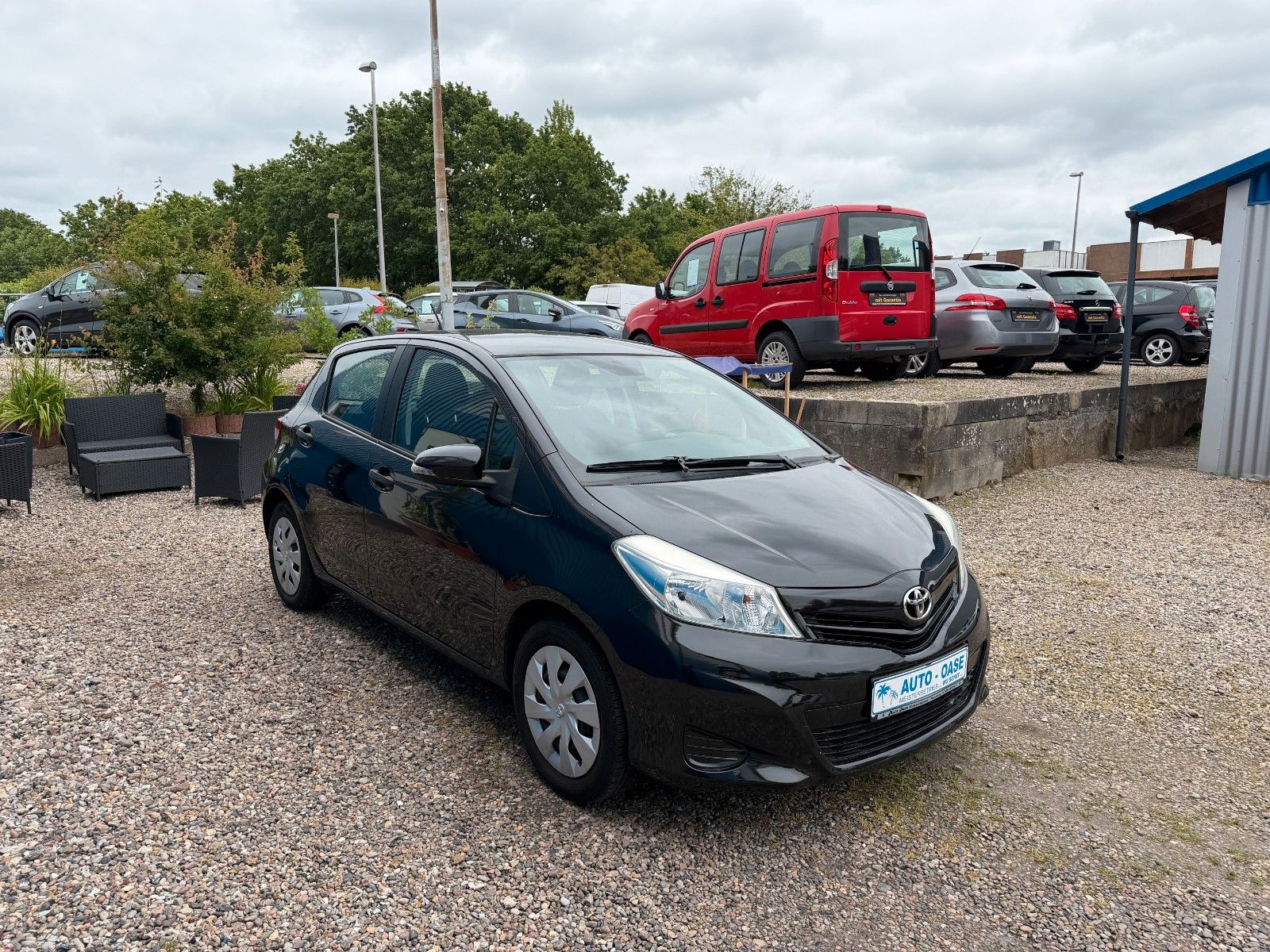 Fahrzeugabbildung Toyota Yaris**Cool**Klima**Allwetter**