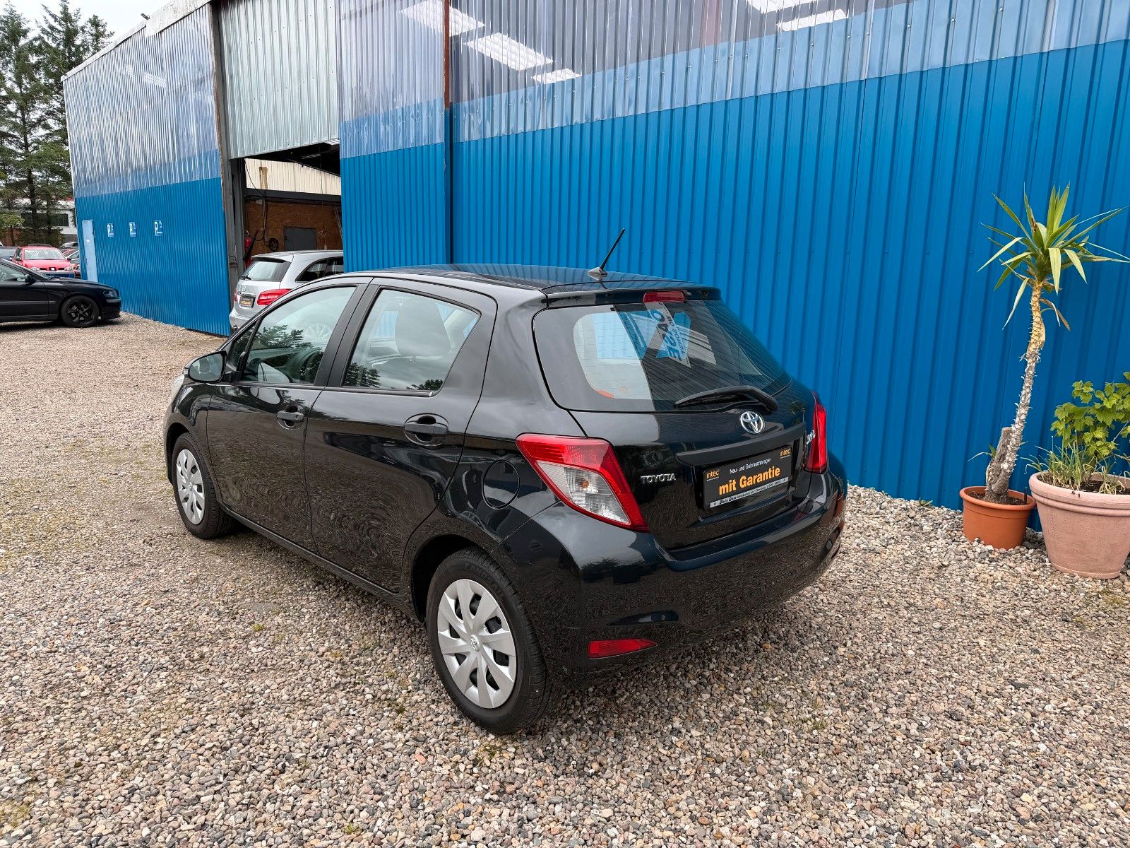 Fahrzeugabbildung Toyota Yaris**Cool**Klima**Allwetter**