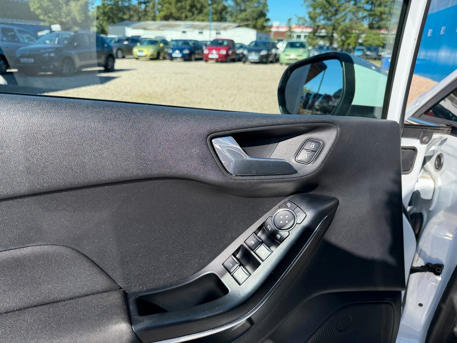 Fahrzeugabbildung Ford Fiesta Titanium**Kamera*LED*Touch*Carplay**