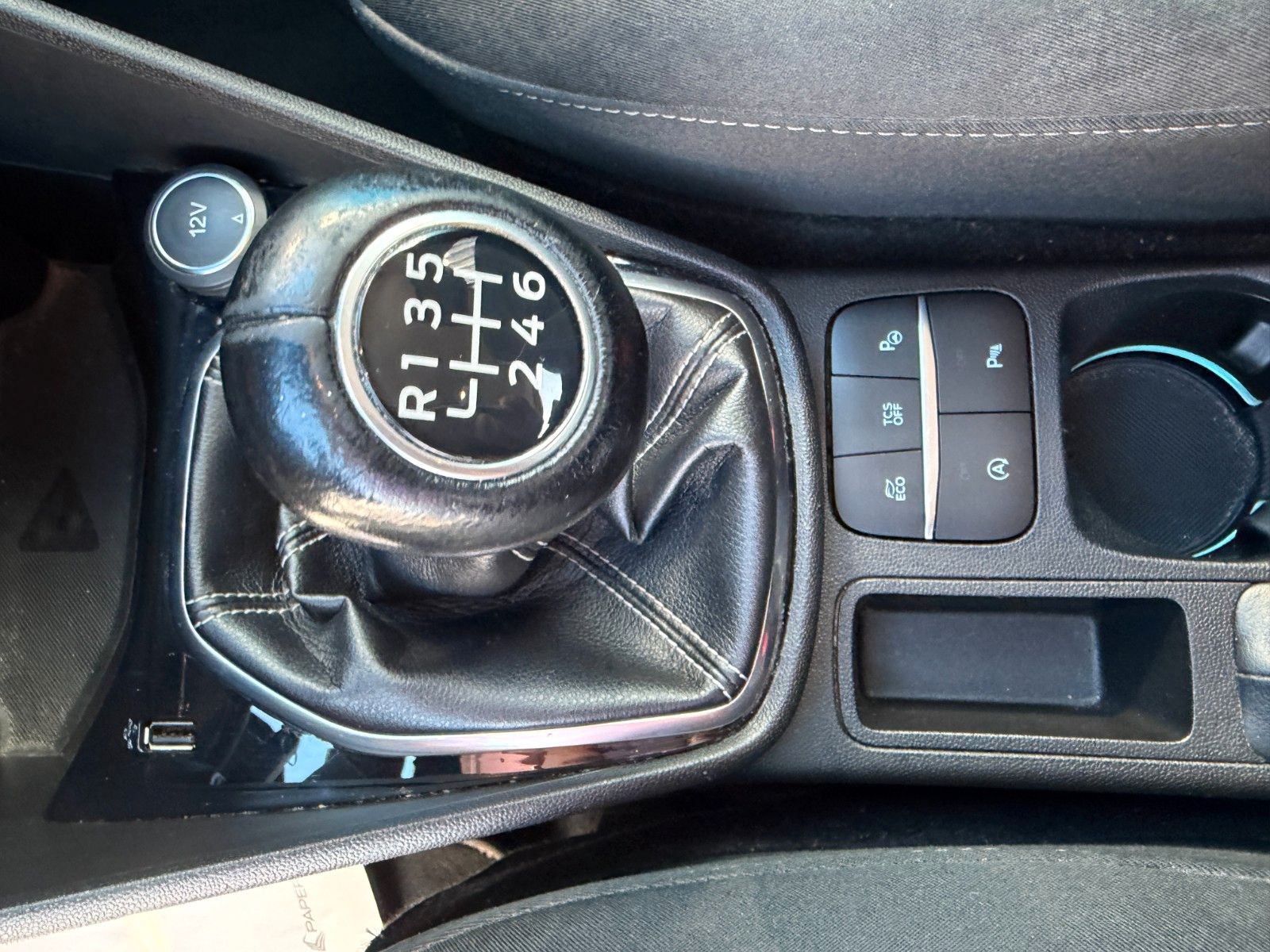 Fahrzeugabbildung Ford Fiesta Titanium**Kamera*LED*Touch*Carplay**