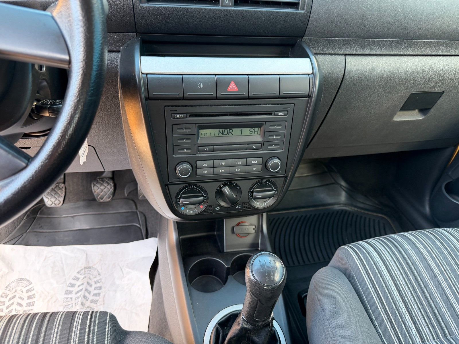 Fahrzeugabbildung Volkswagen Fox Basis**Klima*Allwetter*ISO-FIX*HU&AU neu**