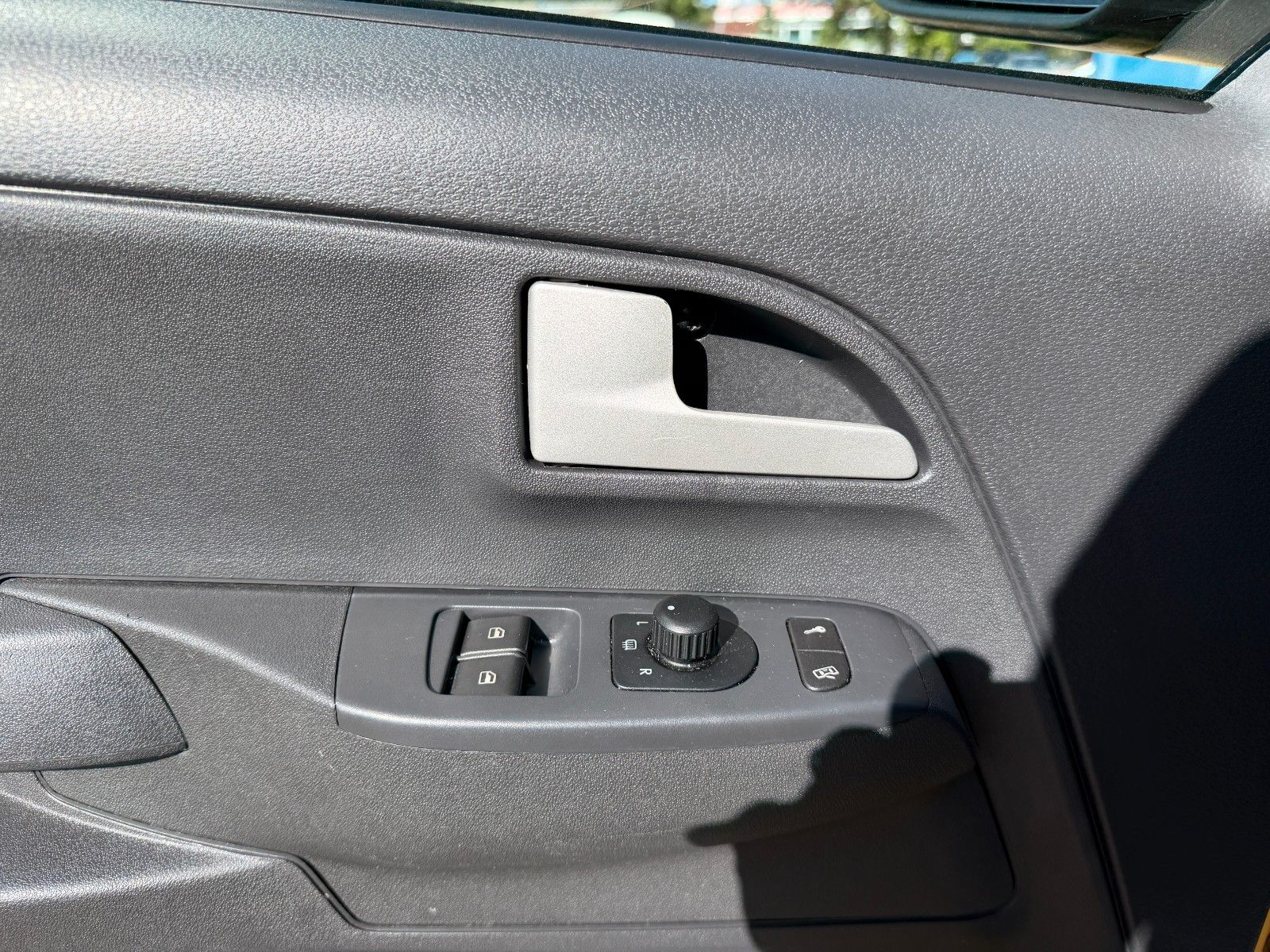 Fahrzeugabbildung Volkswagen Fox Basis**Klima*Allwetter*ISO-FIX*HU&AU neu**