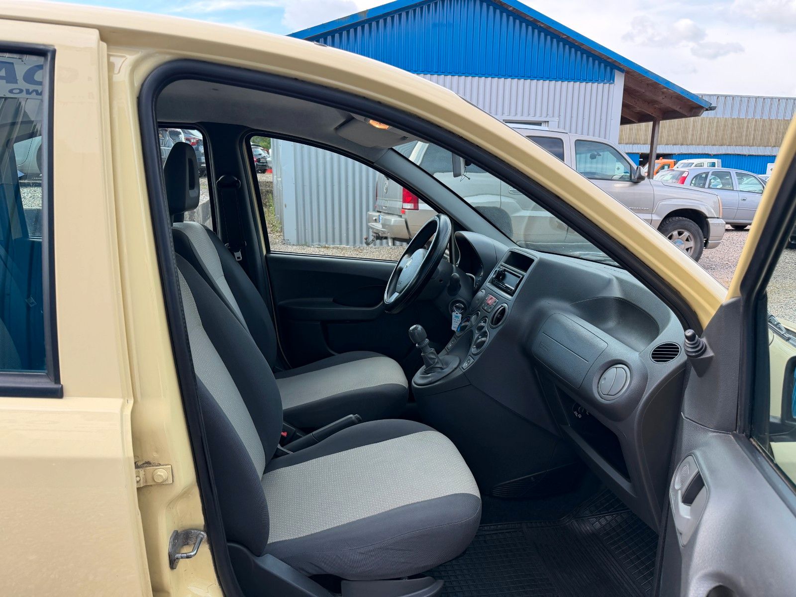 Fahrzeugabbildung Fiat Panda 1.1 8V Active*ZV*2.HAND*HU&AU neu*