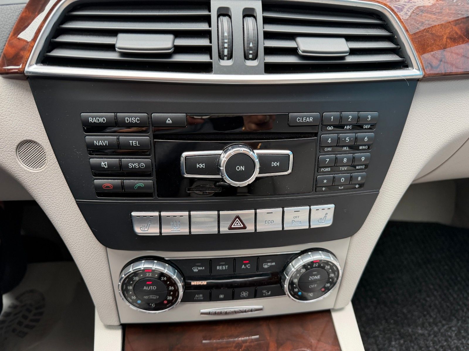 Fahrzeugabbildung Mercedes-Benz C 220 CDI BlueEfficiency**Motor läuft unrund**