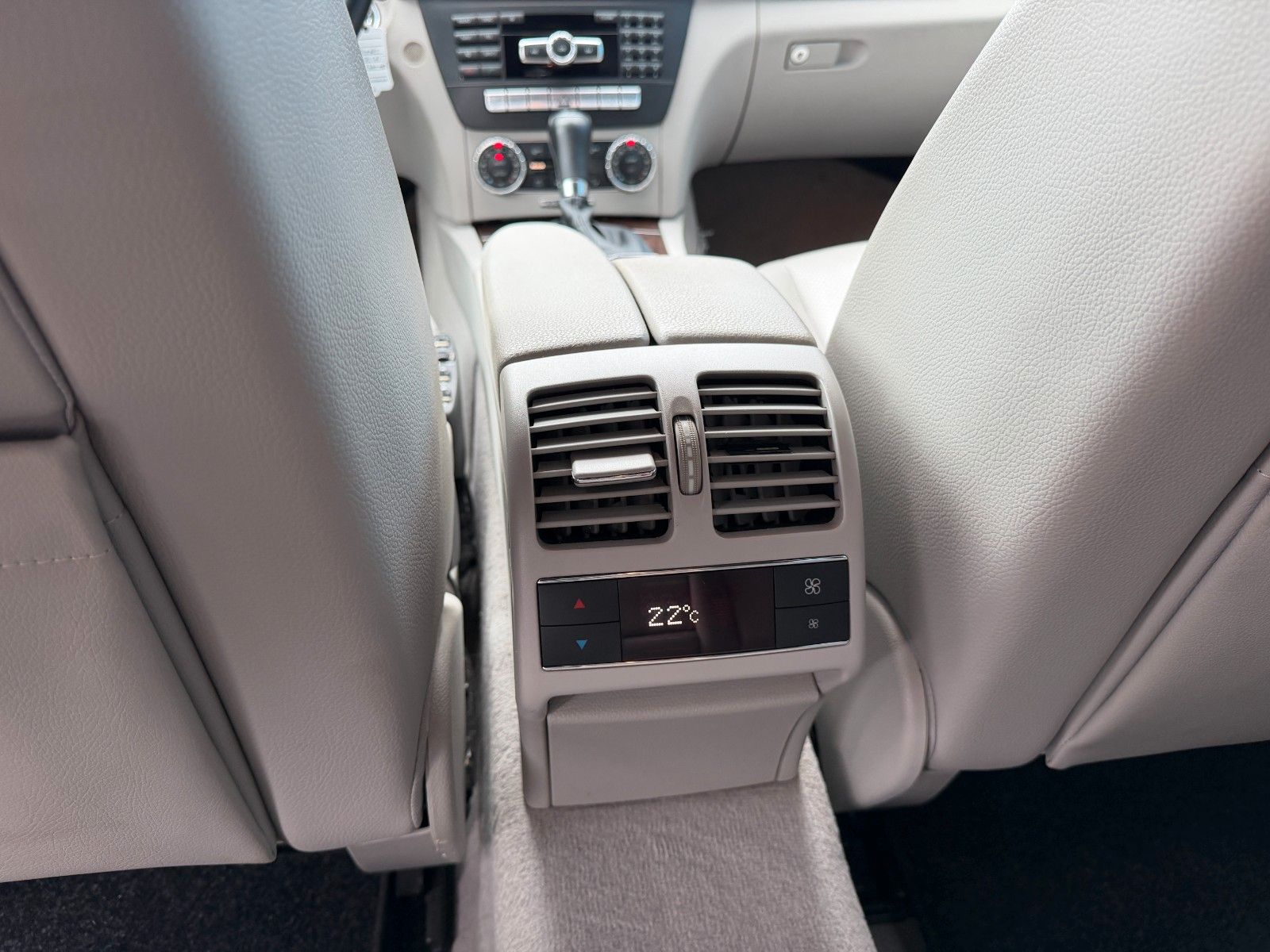 Fahrzeugabbildung Mercedes-Benz C 220 CDI BlueEfficiency**Motor läuft unrund**