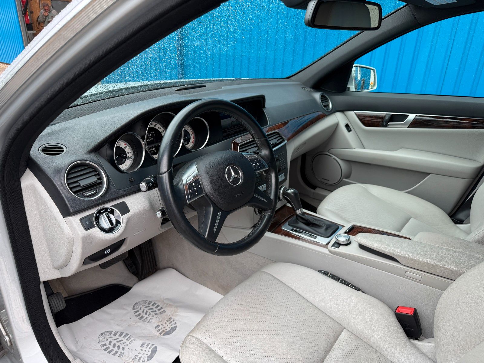 Fahrzeugabbildung Mercedes-Benz C 220 CDI BlueEfficiency**Motor läuft unrund**