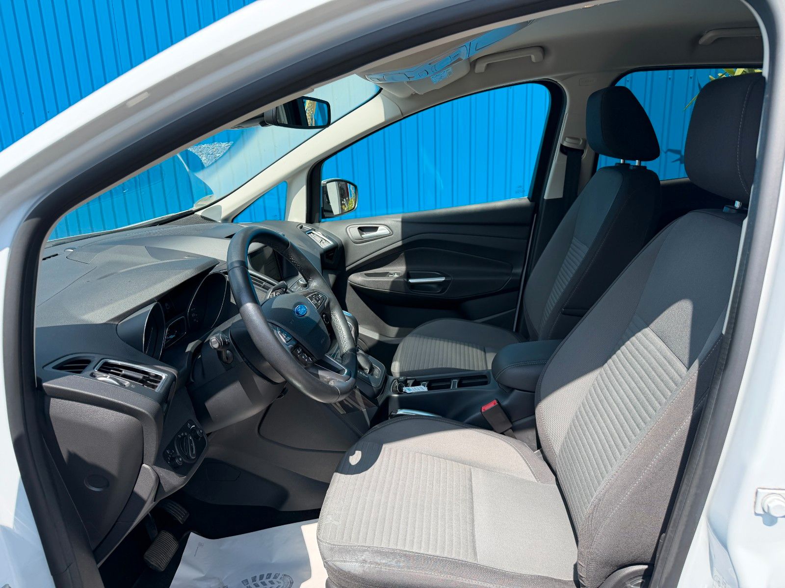 Fahrzeugabbildung Ford C-Max C-MAX*Titanium*AUTOMATIK*AHK**