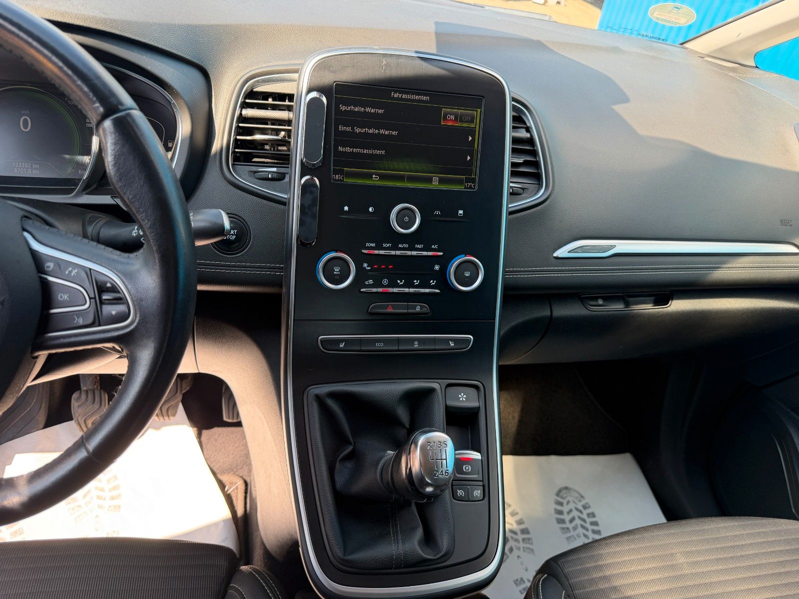 Fahrzeugabbildung Renault Scenic IV Intens**MassageSitze*Touch*Kamera**