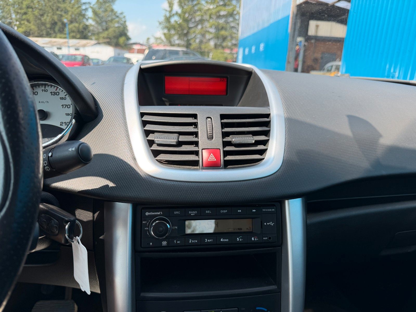 Fahrzeugabbildung Peugeot 207 Premium**Automatik*Allwetter*PDC**