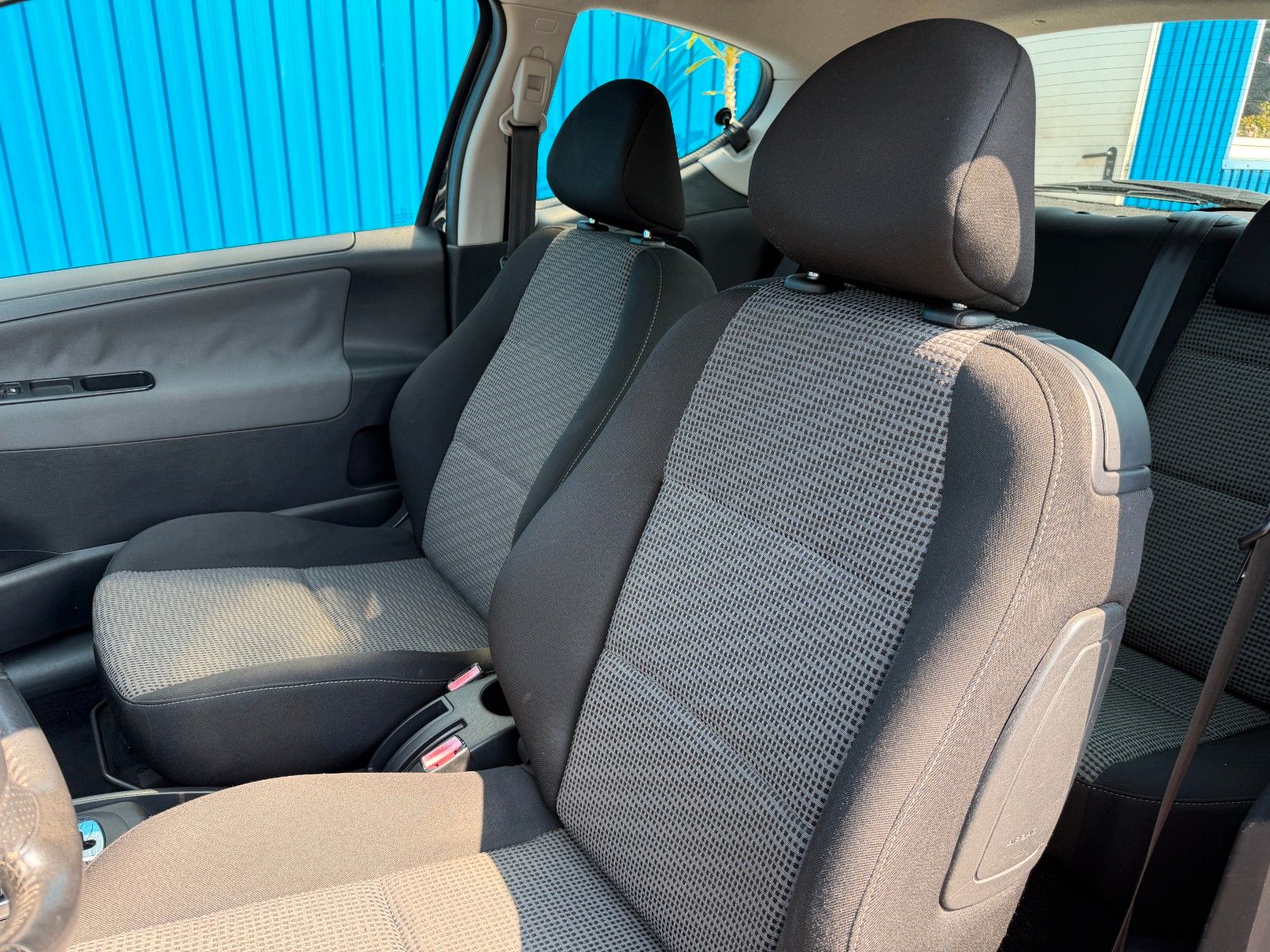 Fahrzeugabbildung Peugeot 207 Premium**Automatik*Allwetter*PDC**