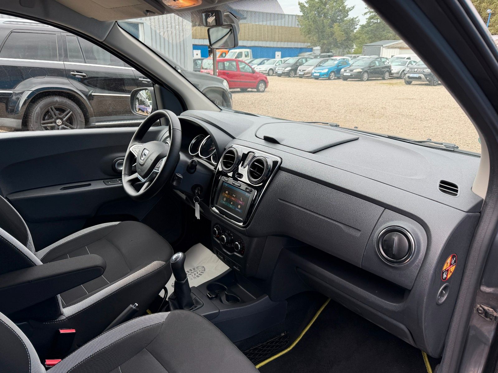 Fahrzeugabbildung Dacia Lodgy Stepway**7 Sitzer*Tempomat*Navi*Toch**