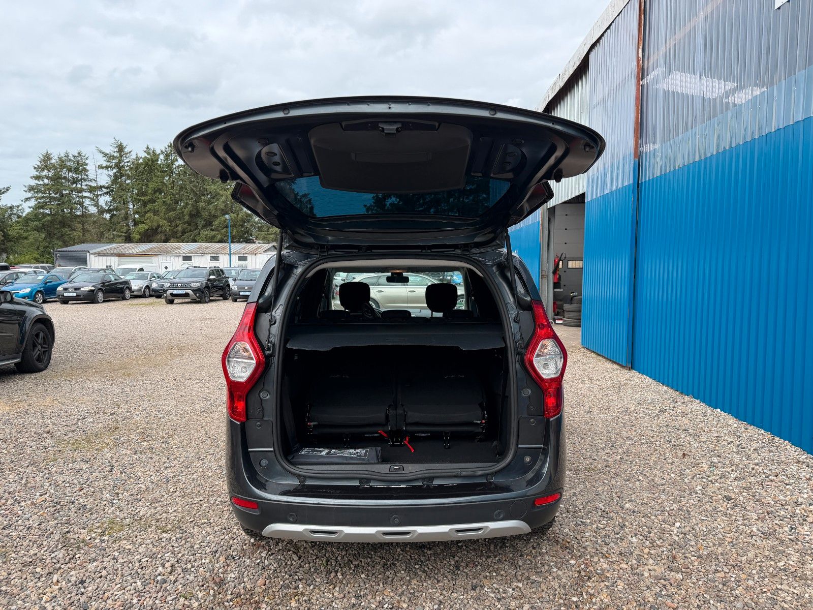 Fahrzeugabbildung Dacia Lodgy Stepway**7 Sitzer*Tempomat*Navi*Toch**