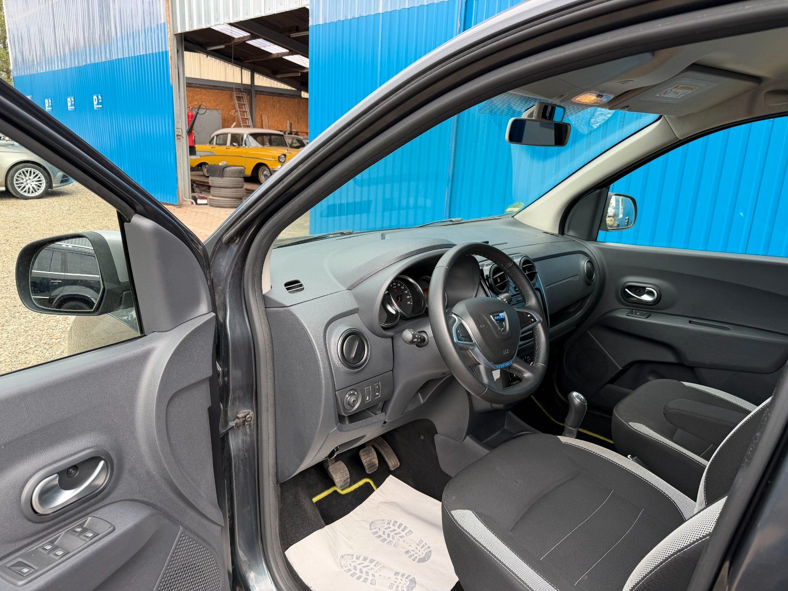 Fahrzeugabbildung Dacia Lodgy Stepway**7 Sitzer*Tempomat*Navi*Toch**
