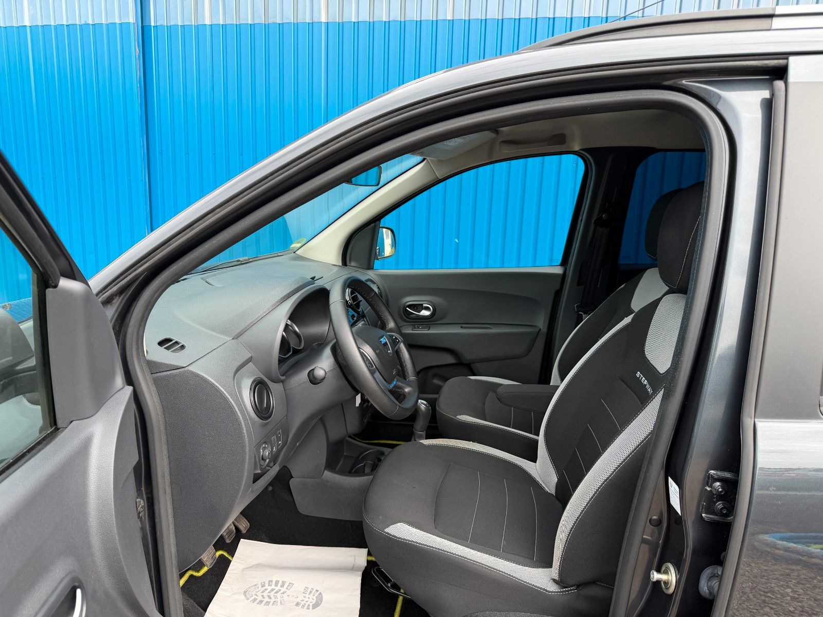 Fahrzeugabbildung Dacia Lodgy Stepway**7 Sitzer*Tempomat*Navi*Toch**