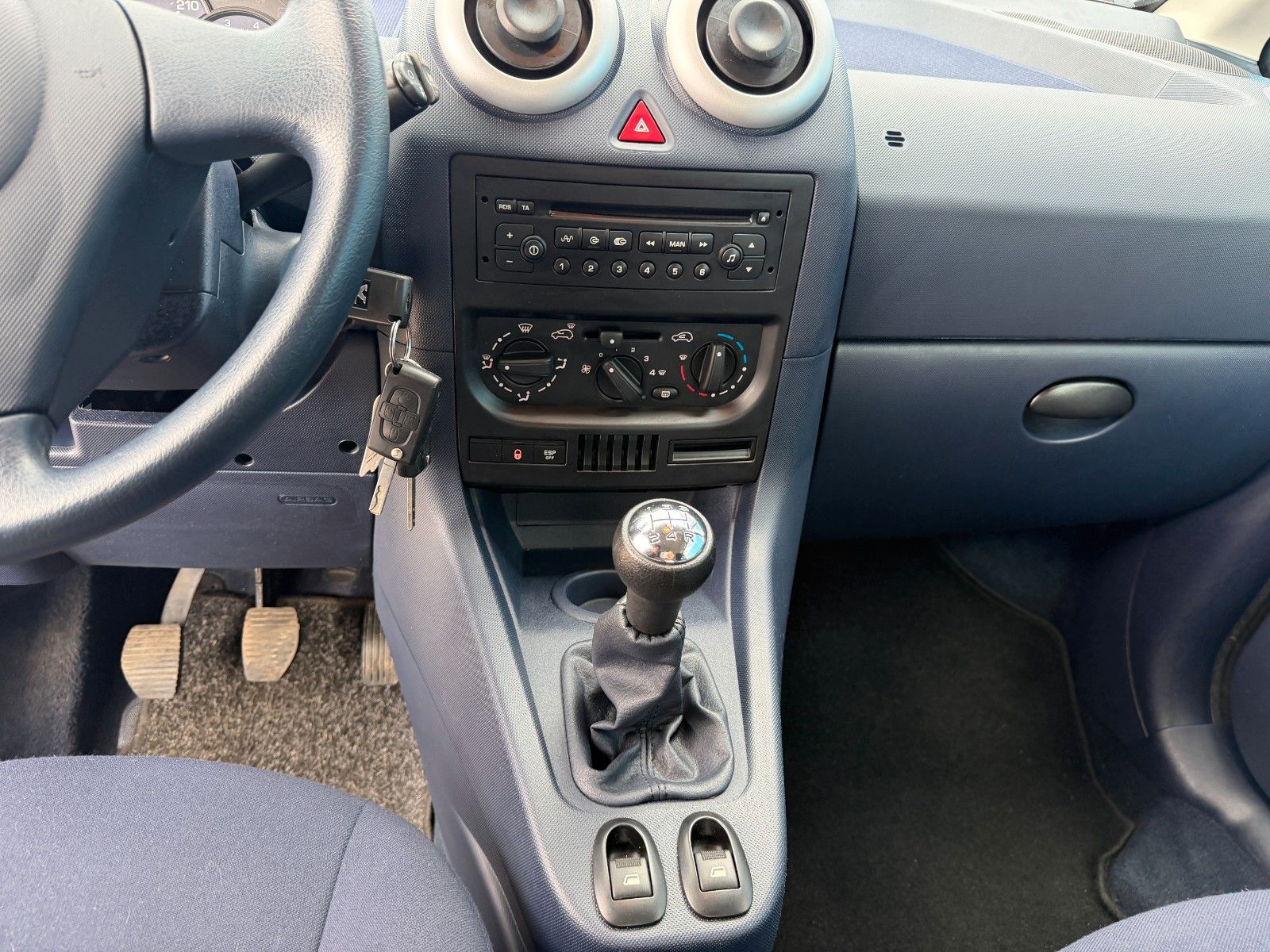 Fahrzeugabbildung Peugeot 1007 Filou**2 Schiebetüren*2.Hand*82 TKM**
