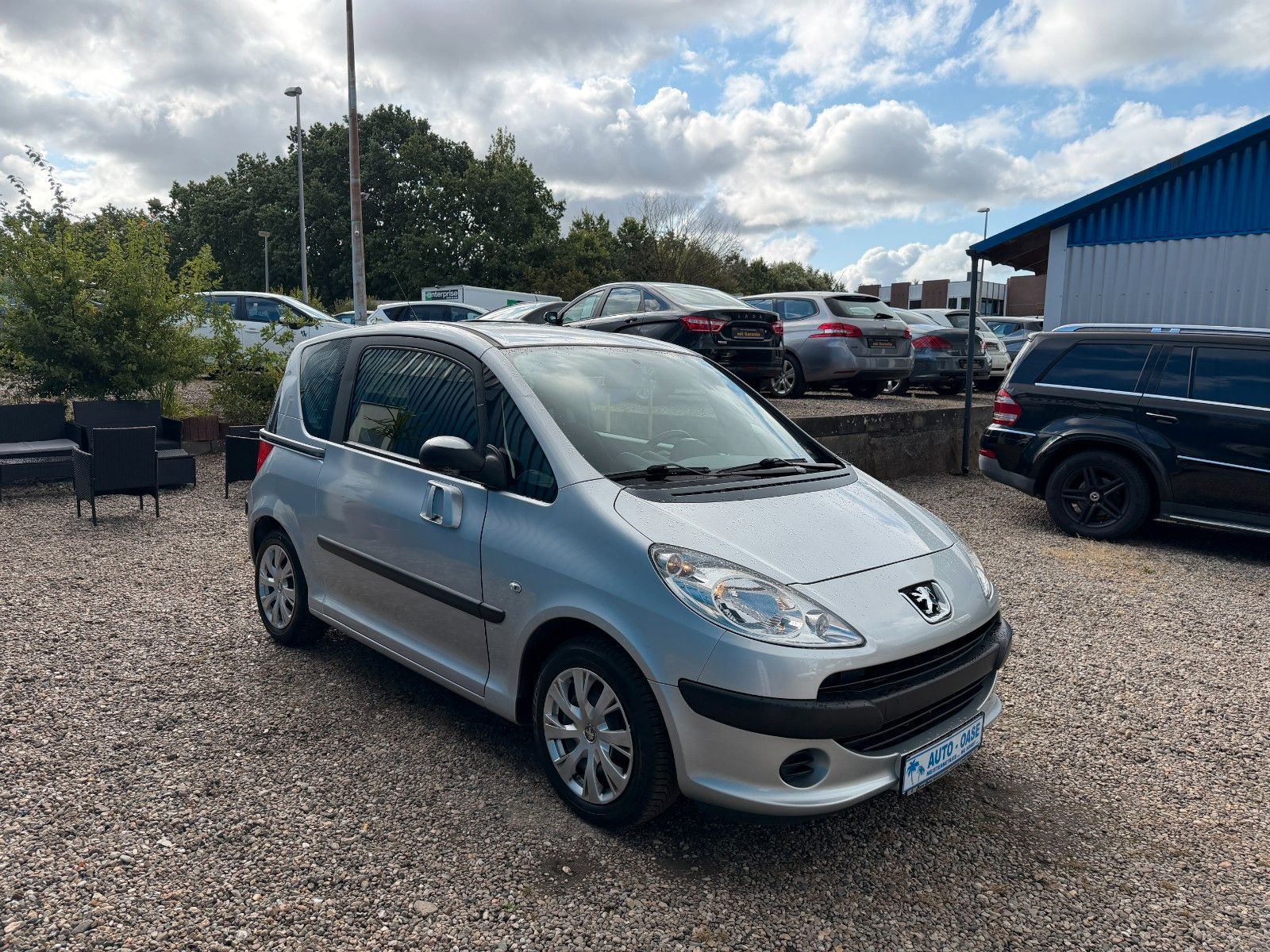 Fahrzeugabbildung Peugeot 1007 Filou**2 Schiebetüren*2.Hand*82 TKM**