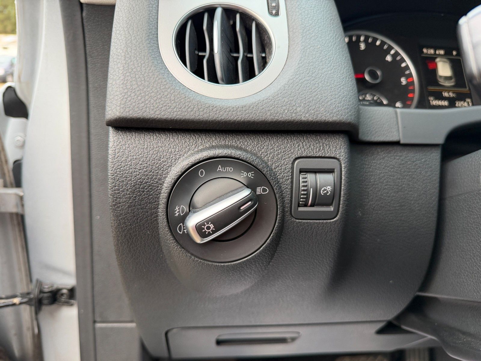 Fahrzeugabbildung Volkswagen Tiguan Lounge Sport & Style 4Motion**1.HAND**