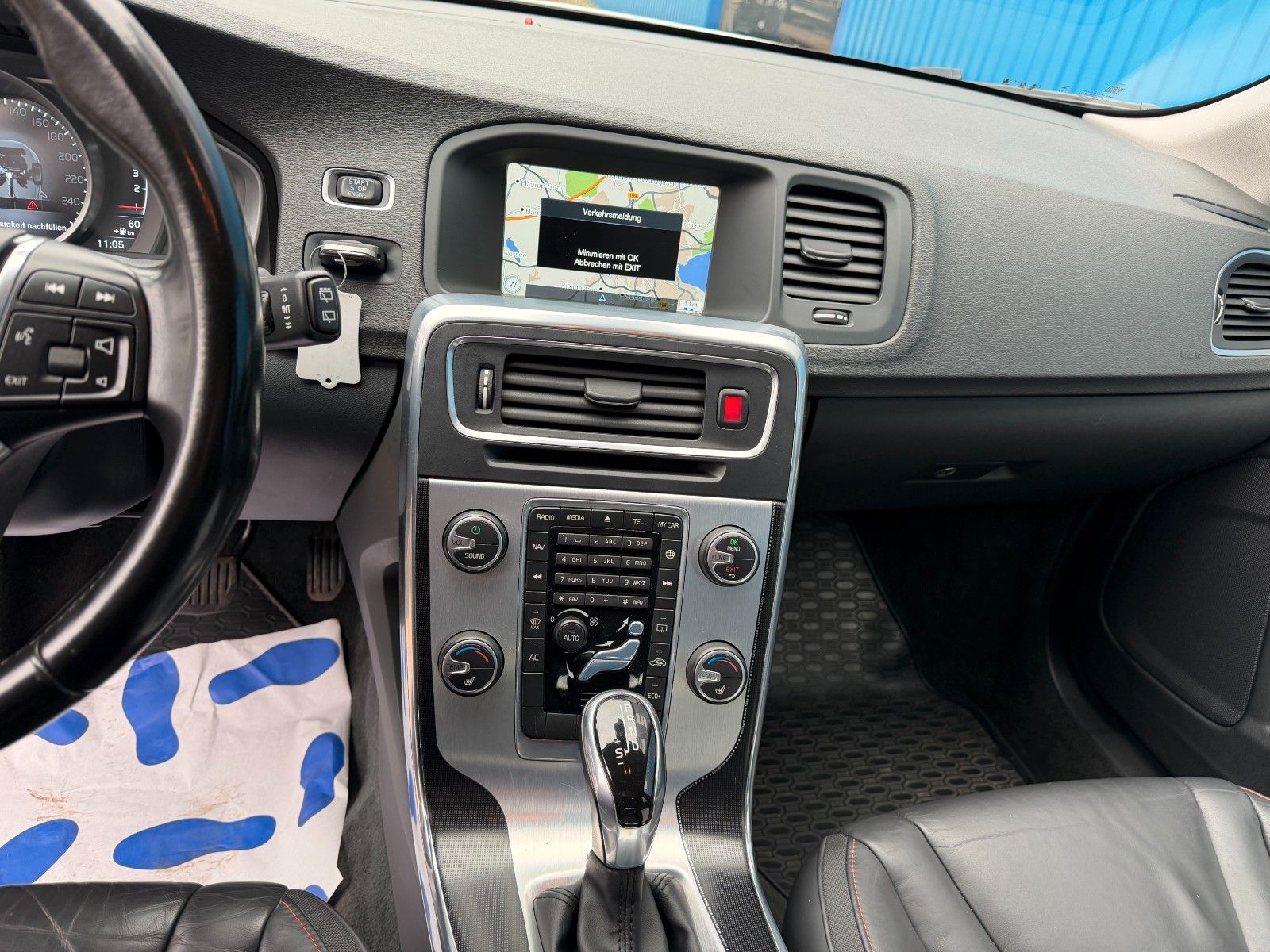 Fahrzeugabbildung Volvo V60 Kombi Ocean Race**Automatik*Tempomat**