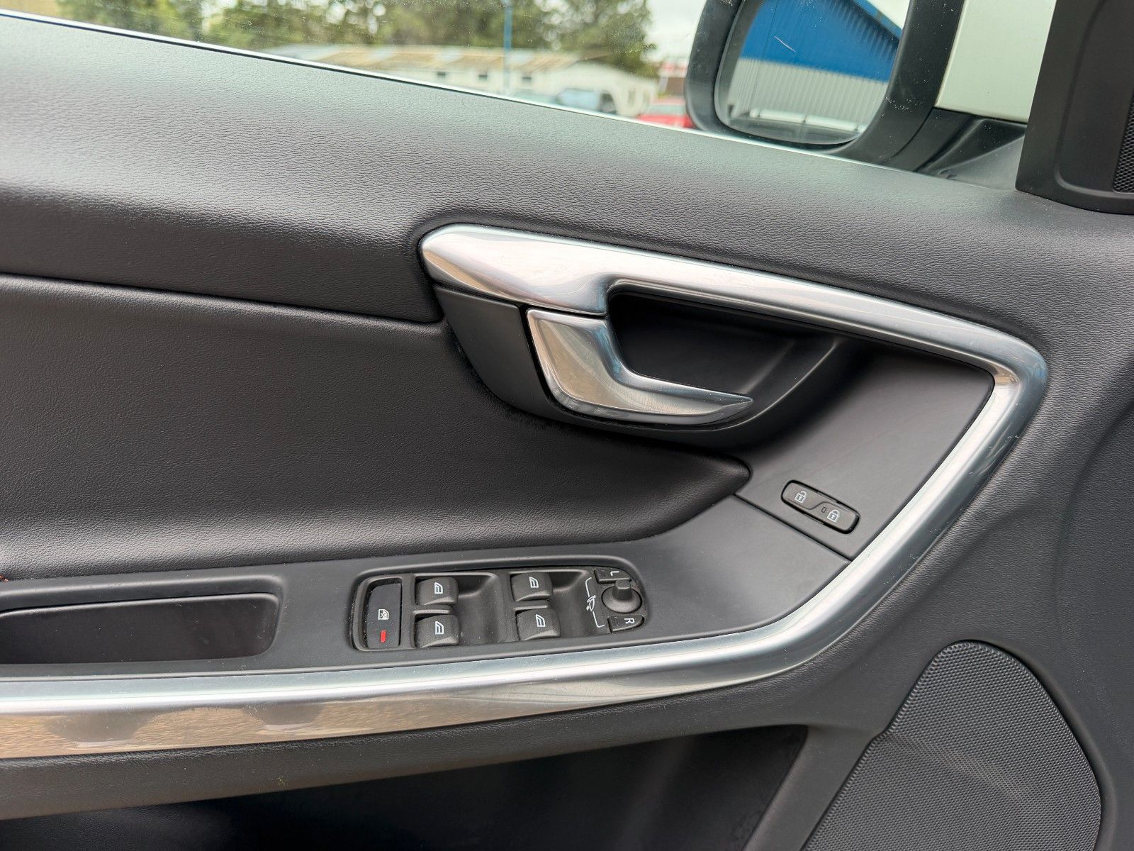 Fahrzeugabbildung Volvo V60 Kombi Ocean Race**Automatik*Tempomat**