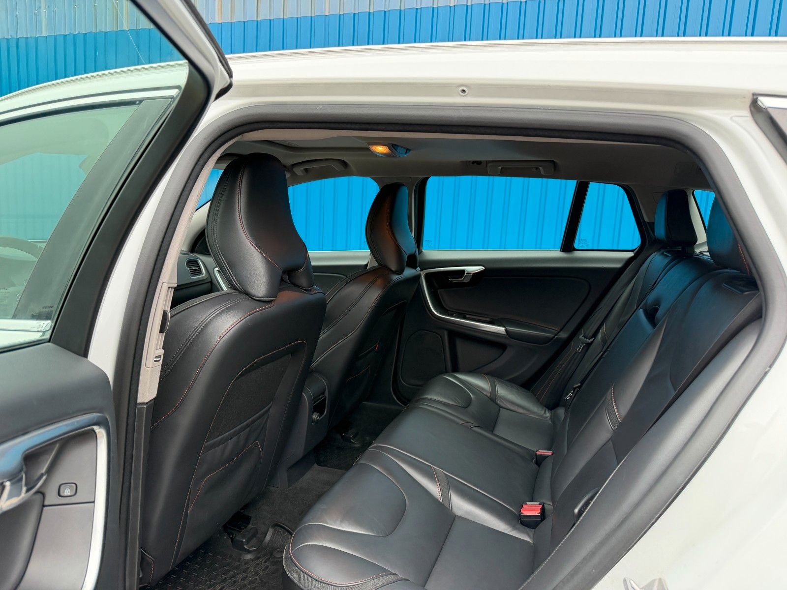 Fahrzeugabbildung Volvo V60 Kombi Ocean Race**Automatik*Tempomat**