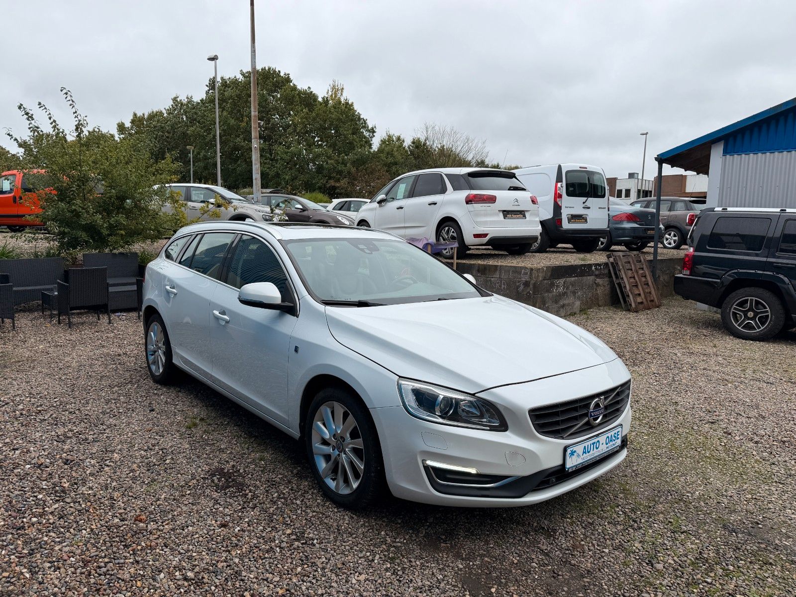 Fahrzeugabbildung Volvo V60 Kombi Ocean Race**Automatik*Tempomat**