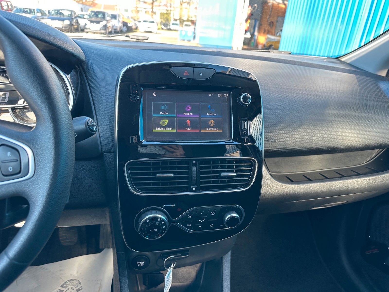 Fahrzeugabbildung Renault Clio IV Grandtour Limited**Navi*Tempomat**