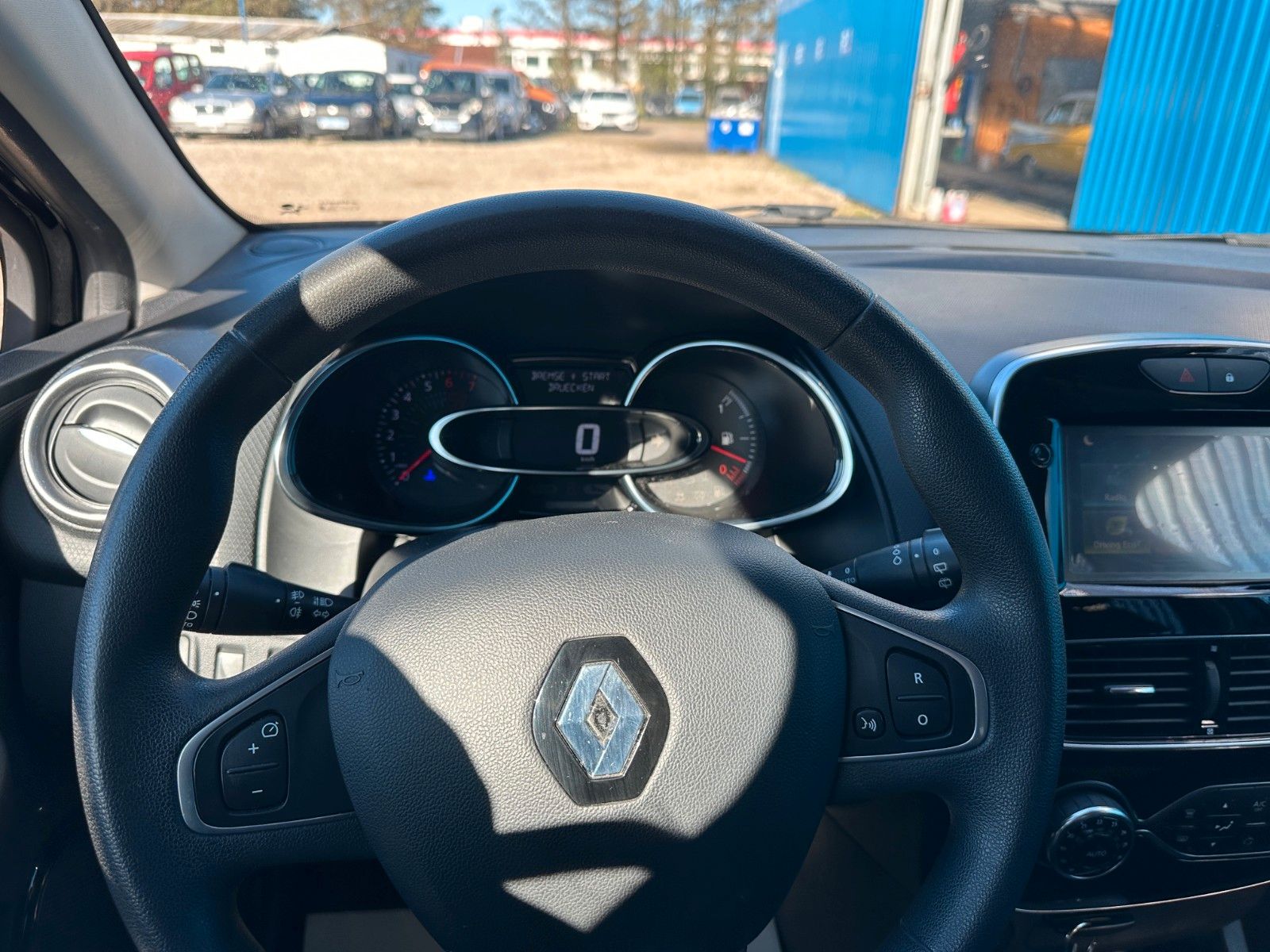 Fahrzeugabbildung Renault Clio IV Grandtour Limited**Navi*Tempomat**