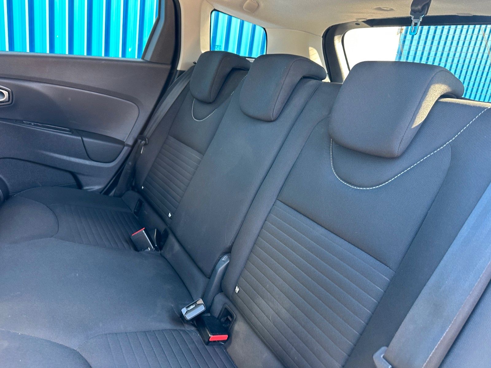 Fahrzeugabbildung Renault Clio IV Grandtour Limited**Navi*Tempomat**