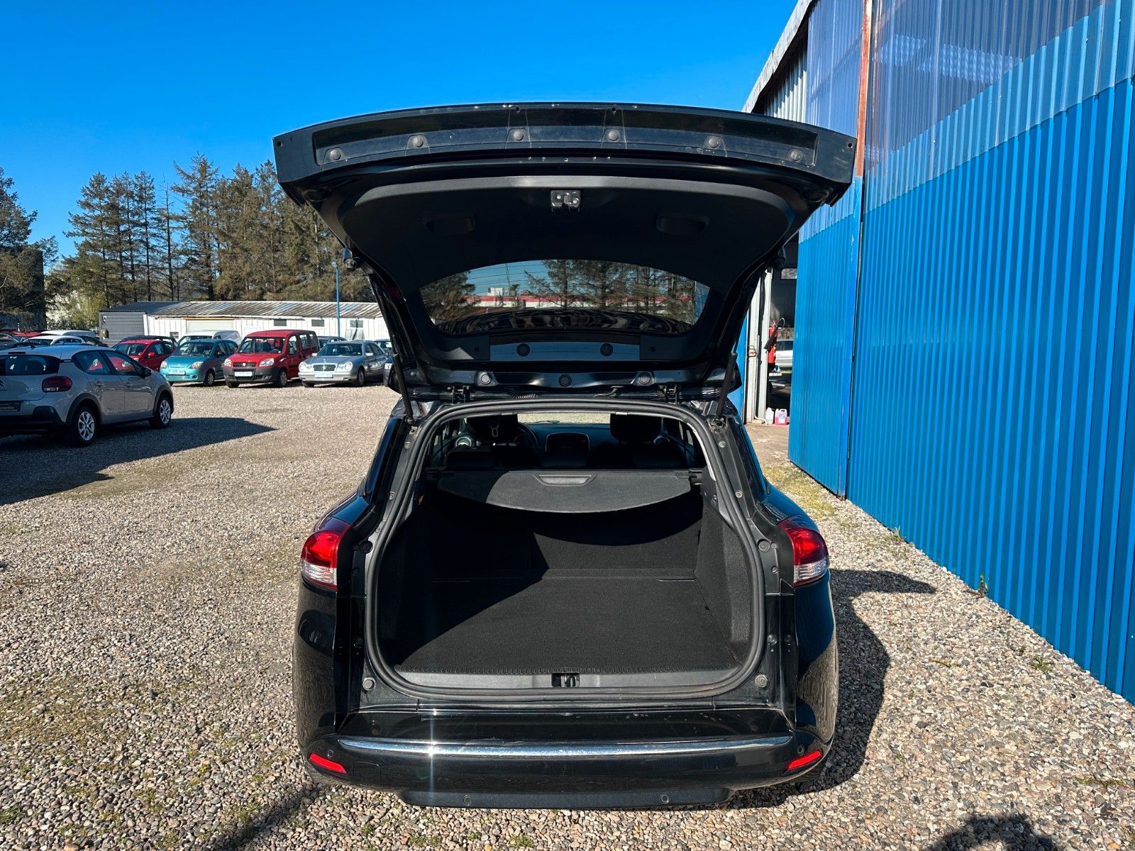 Fahrzeugabbildung Renault Clio IV Grandtour Limited**Navi*Tempomat**