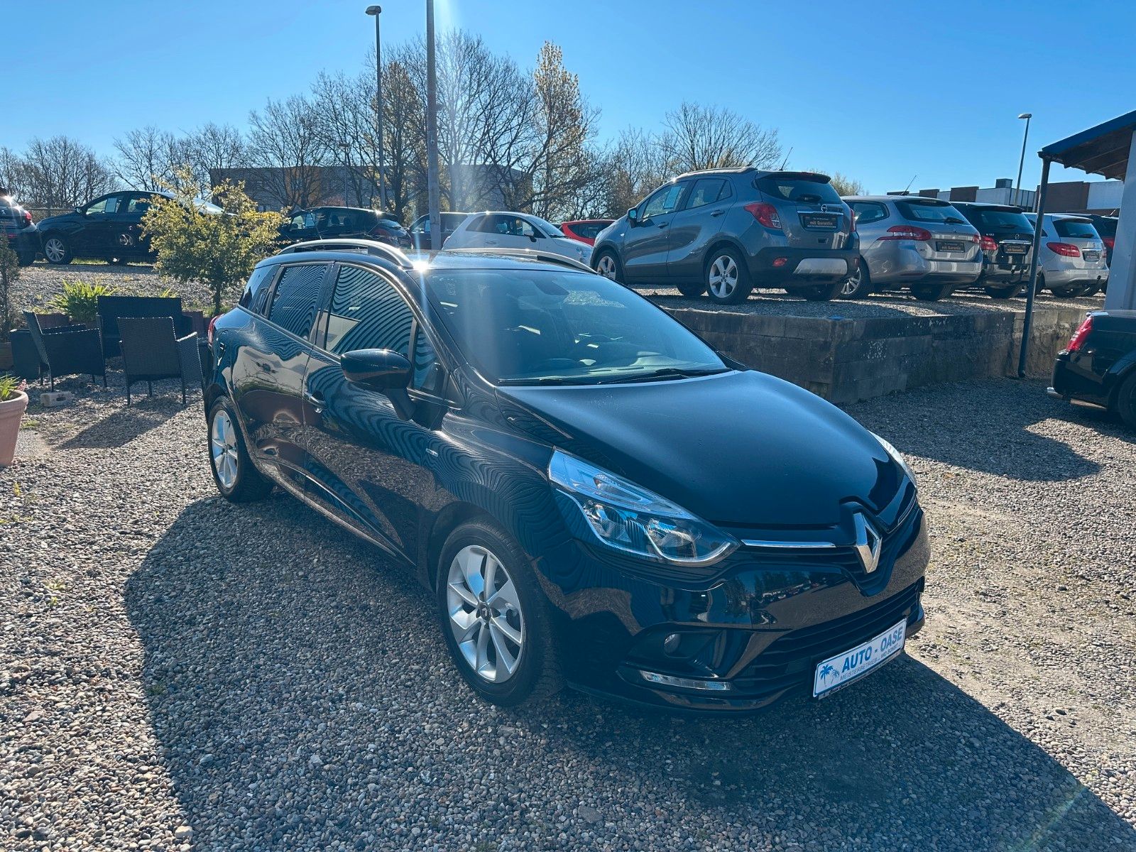 Fahrzeugabbildung Renault Clio IV Grandtour Limited**Navi*Tempomat**