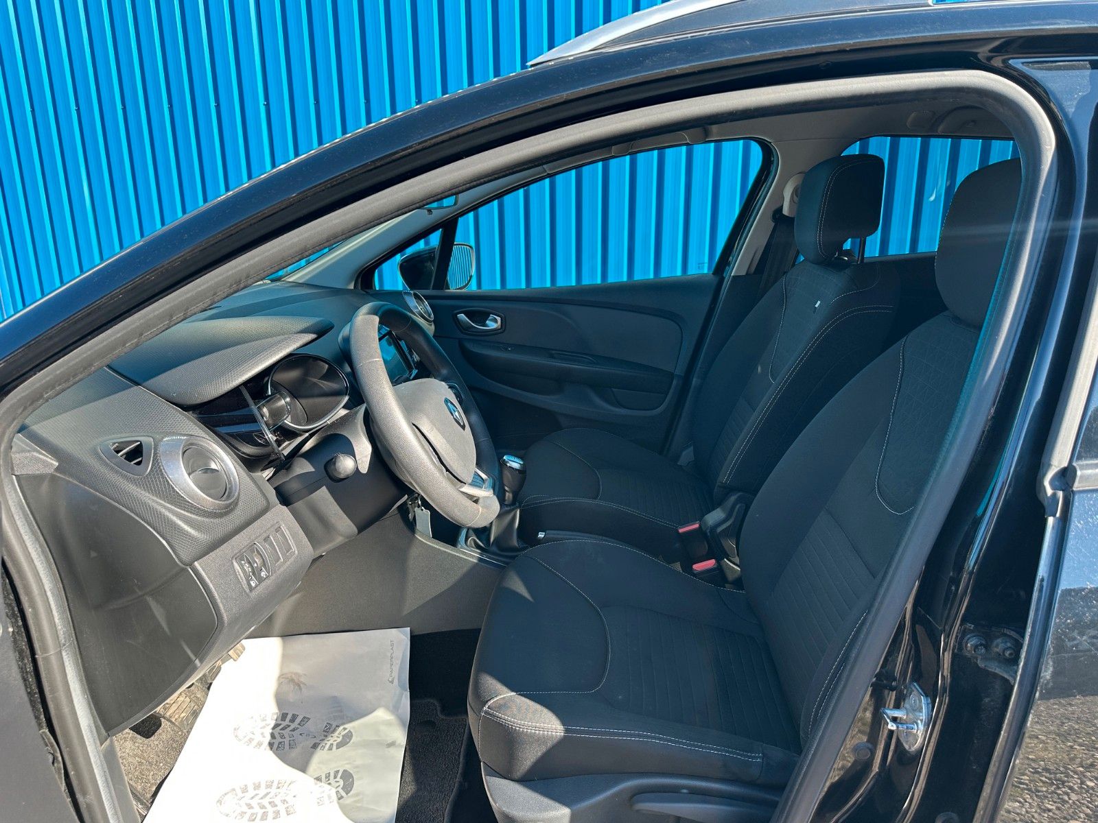 Fahrzeugabbildung Renault Clio IV Grandtour Limited**Navi*Tempomat**
