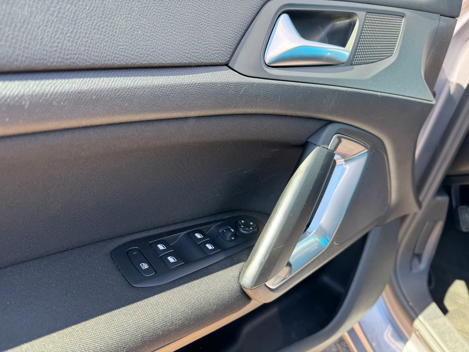 Fahrzeugabbildung Peugeot 308 SW**Active**Tempo**8 fach**PDC**