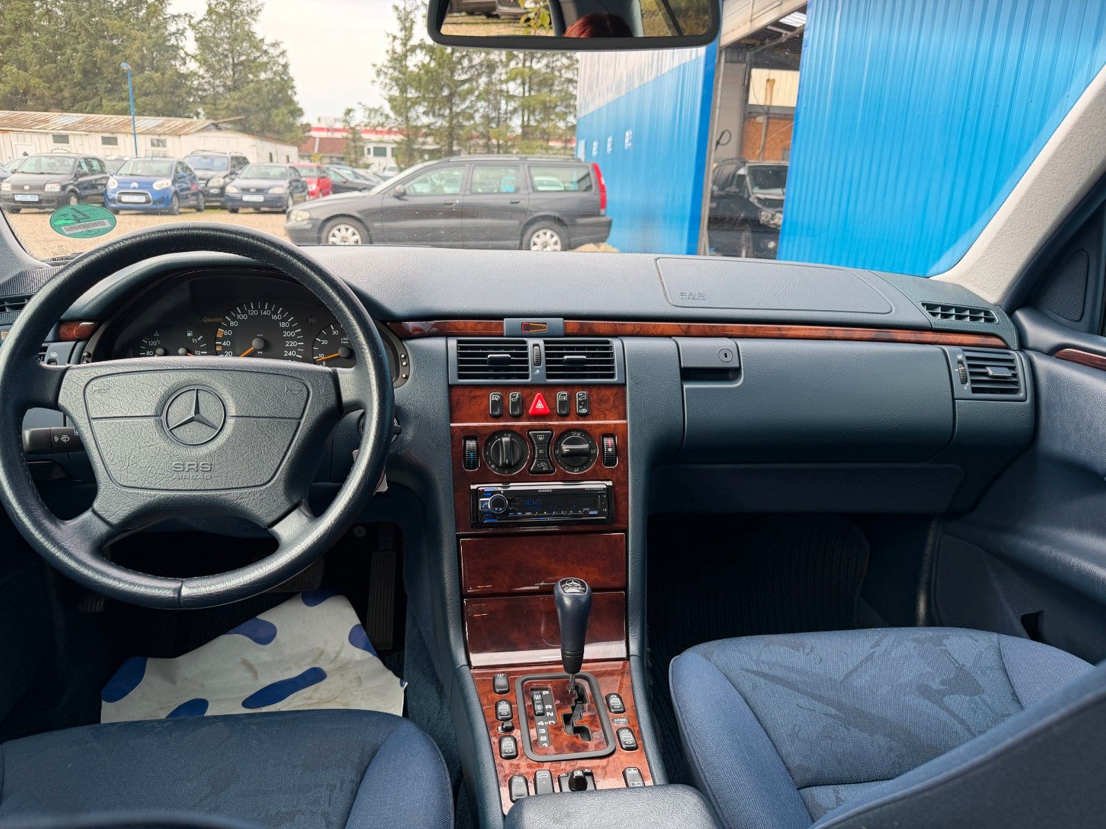 Fahrzeugabbildung Mercedes-Benz E 280*Automatik**Xenon*PDC*Klima*