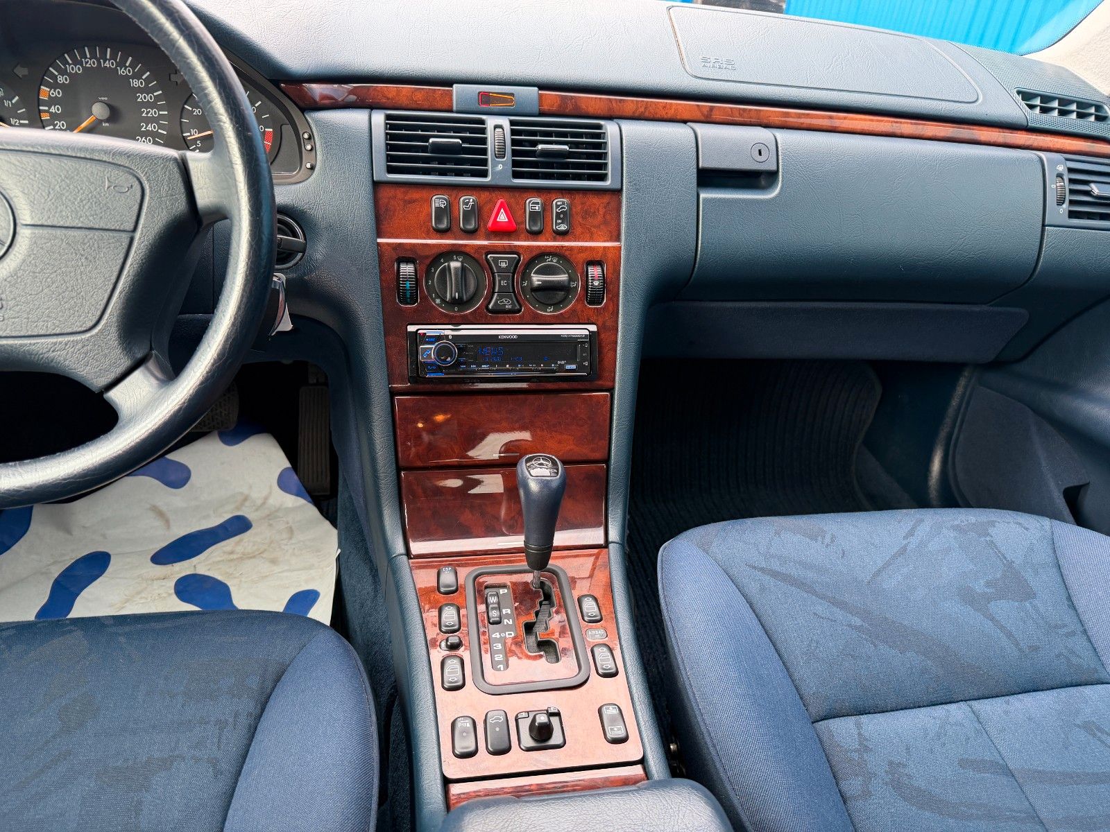 Fahrzeugabbildung Mercedes-Benz E 280*Automatik**Xenon*PDC*Klima*