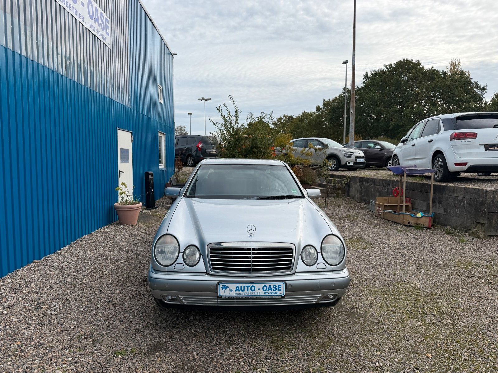 Fahrzeugabbildung Mercedes-Benz E 280*Automatik**Xenon*PDC*Klima*