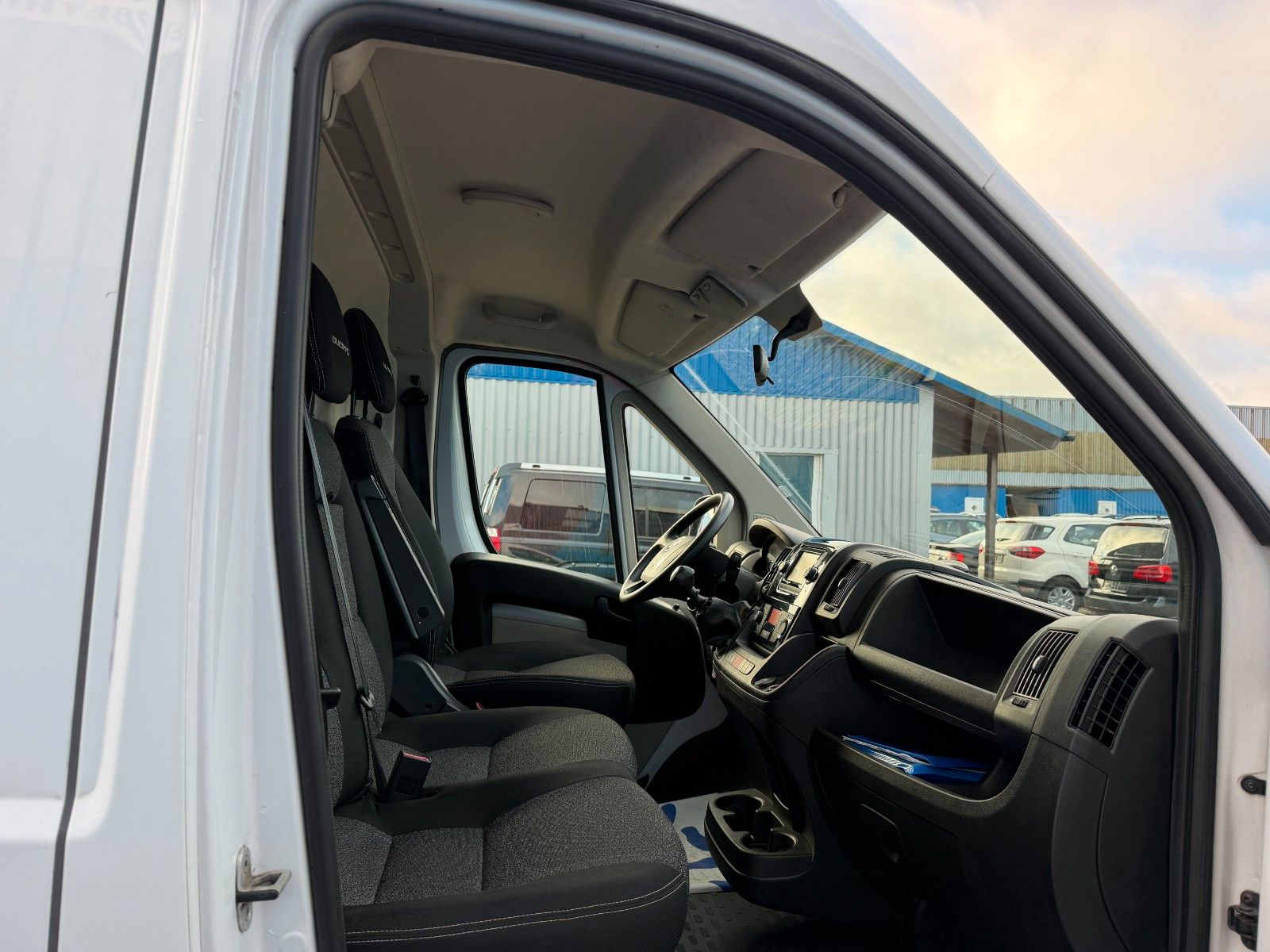 Fahrzeugabbildung Fiat Ducato Hochr.-Kasten 30 150 L2H2*Kamera*Tempomat