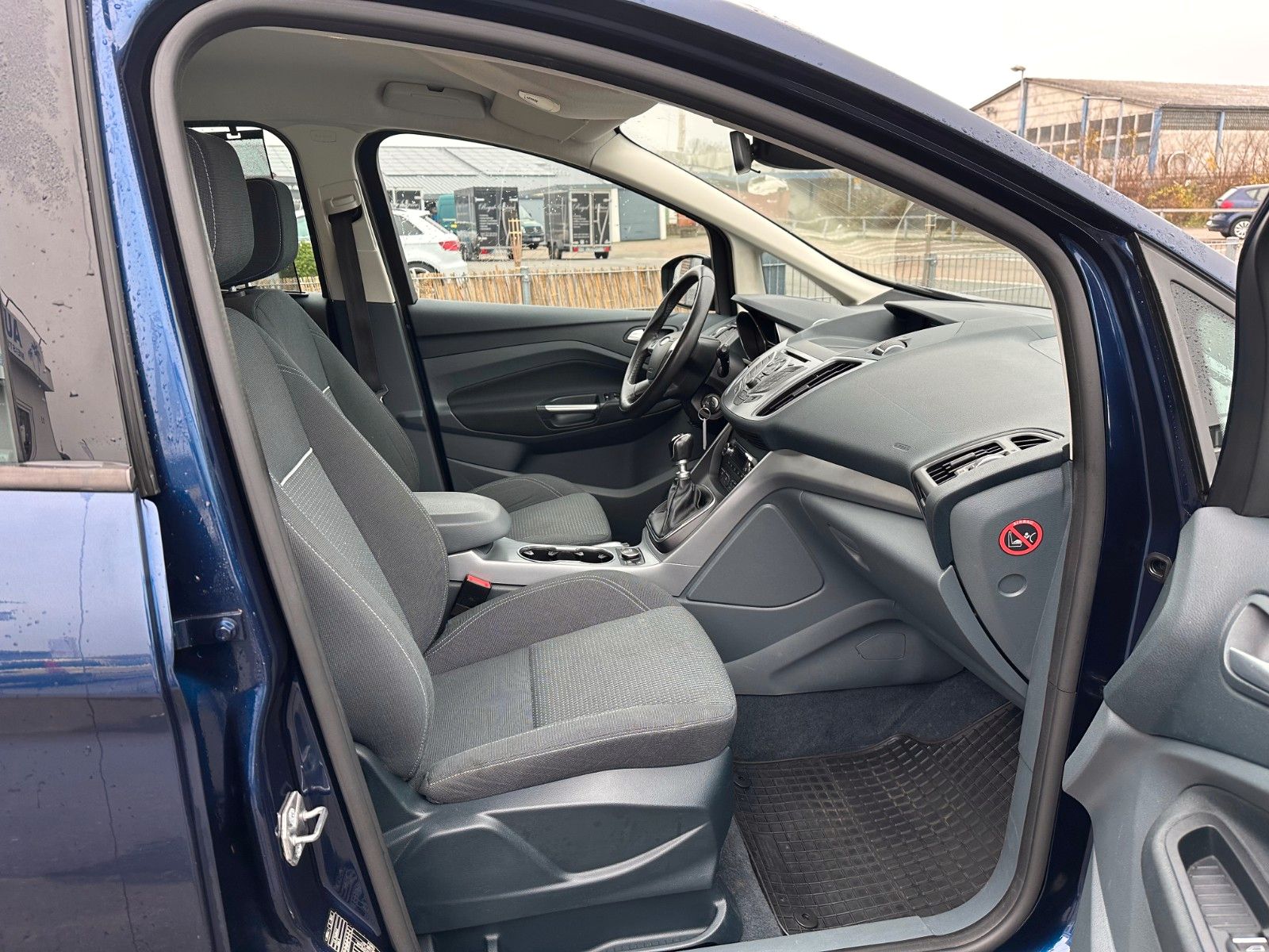 Fahrzeugabbildung Ford C-Max Champions Edition **PDC*Bluet.*SitzH.**