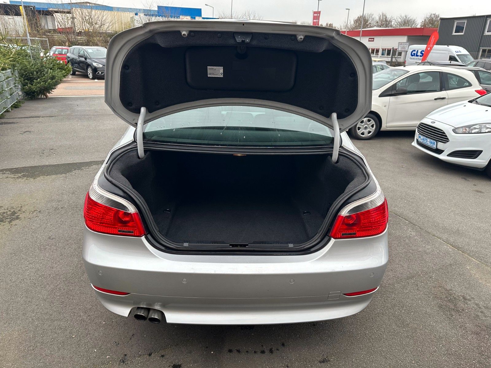 Fahrzeugabbildung BMW 520i Lim.**2.HAND*97 TKM*Automatik**