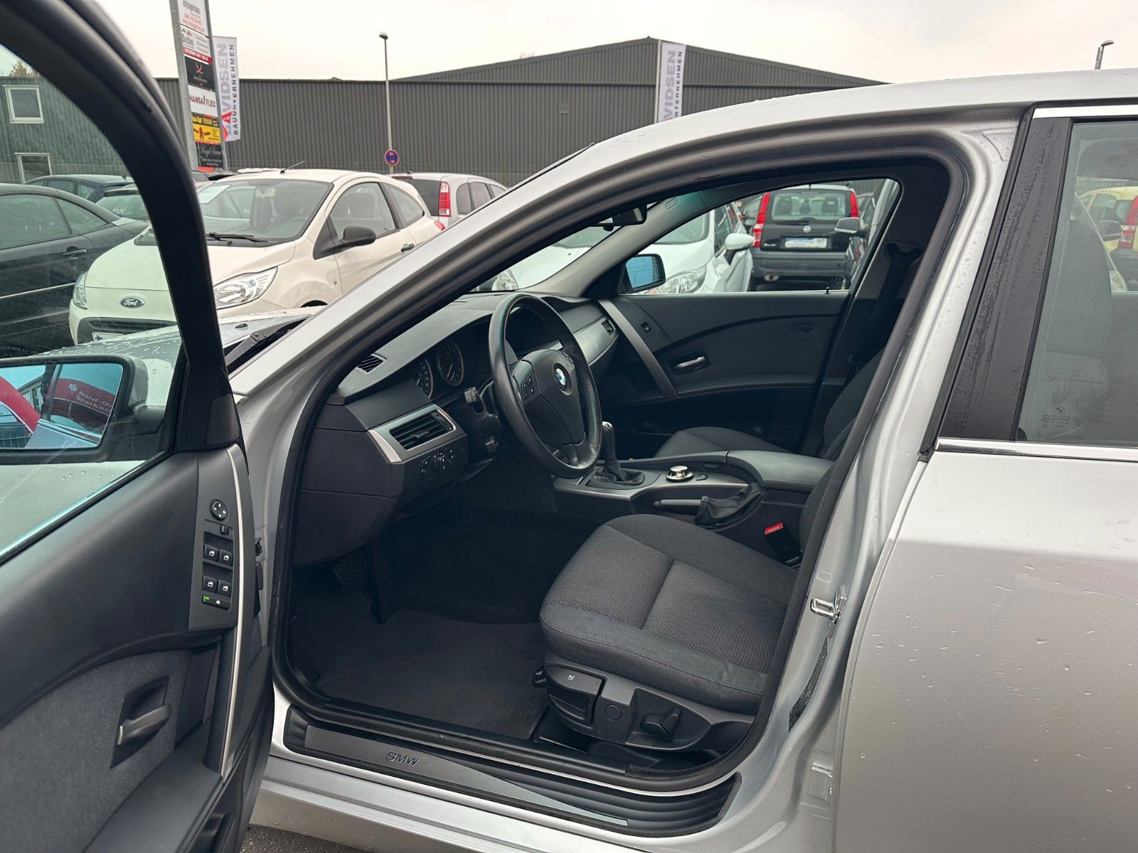 Fahrzeugabbildung BMW 520i Lim.**2.HAND*97 TKM*Automatik**
