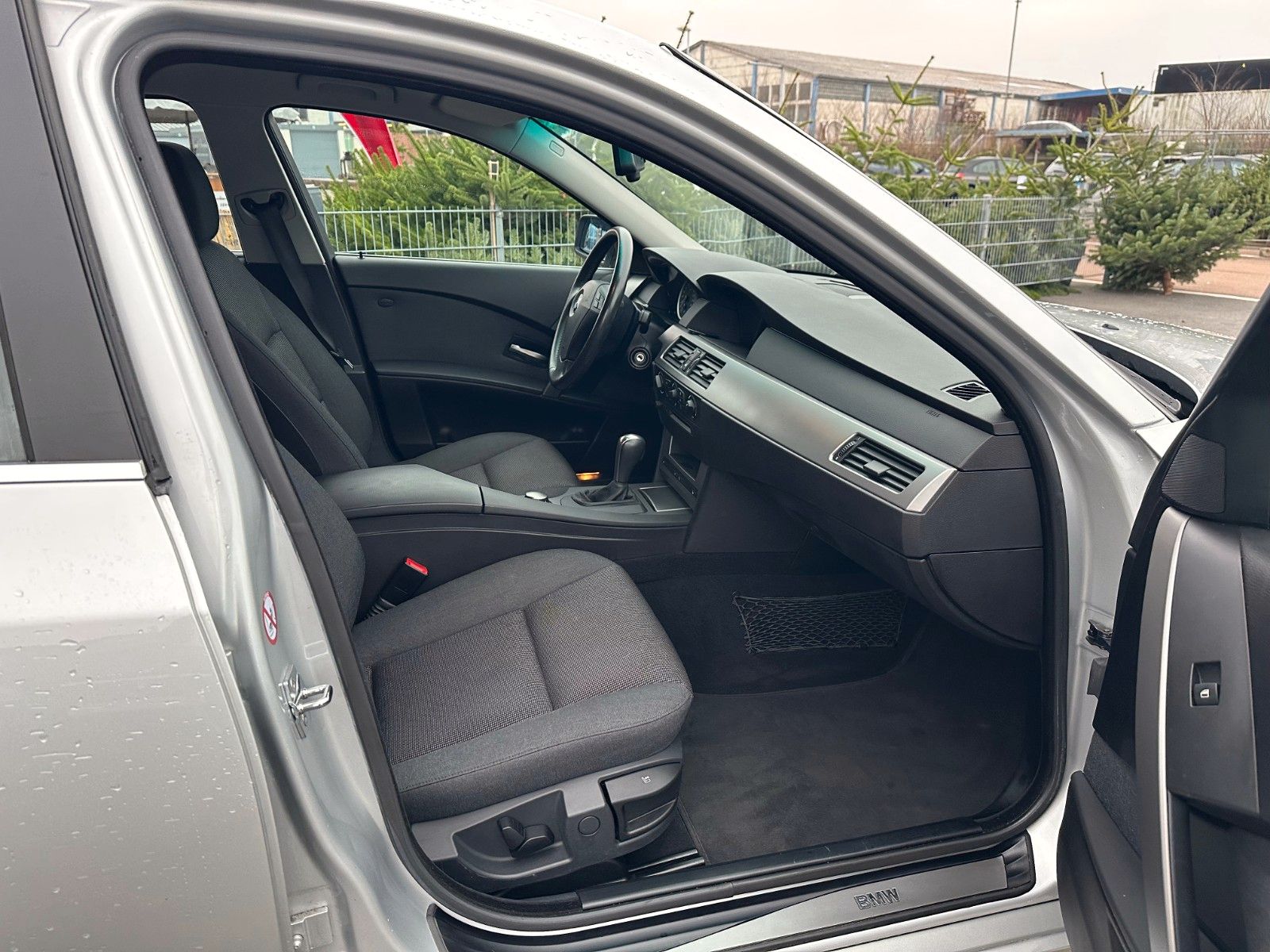 Fahrzeugabbildung BMW 520i Lim.**2.HAND*97 TKM*Automatik**