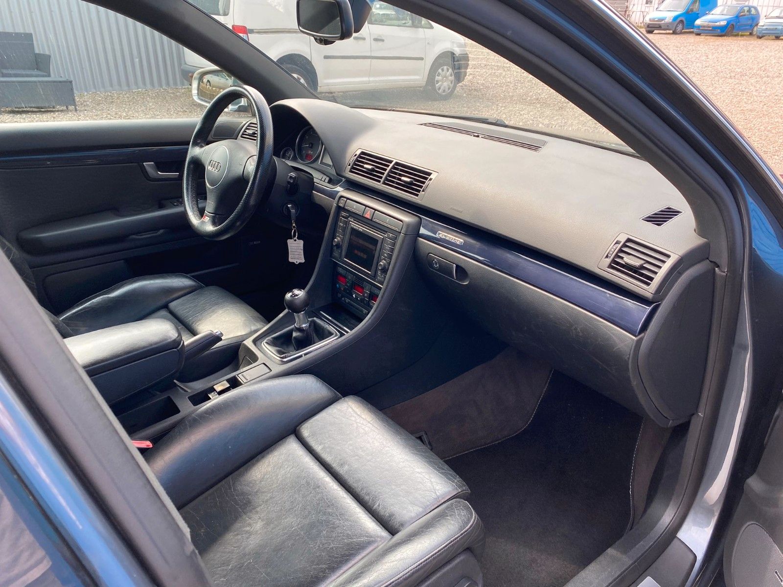 Fahrzeugabbildung Audi S4 Avant 4.2 quattro **LPG*Bi-Xenon*Bose**