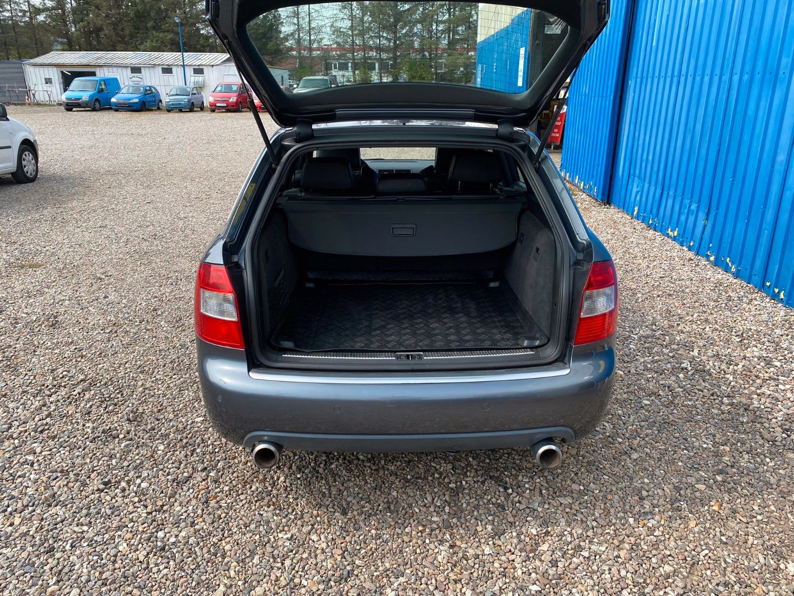 Fahrzeugabbildung Audi S4 Avant 4.2 quattro **LPG*Bi-Xenon*Bose**