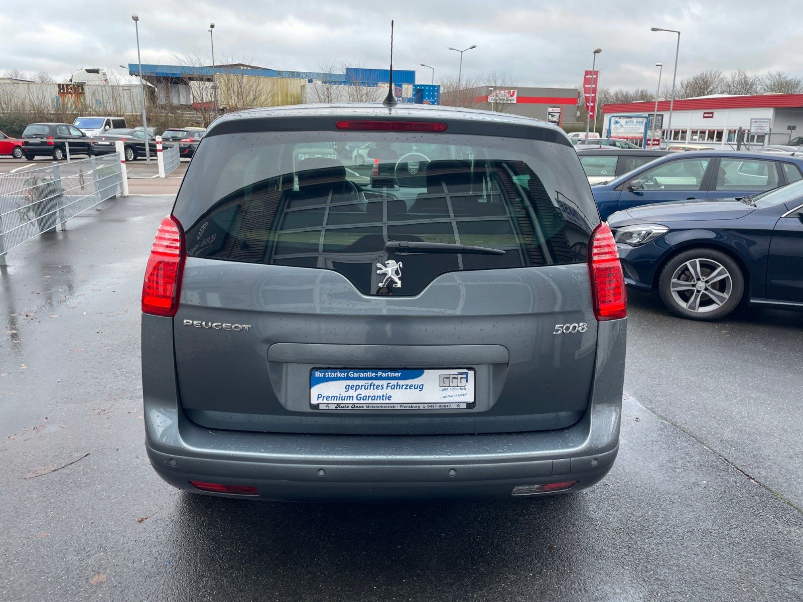 Fahrzeugabbildung Peugeot 5008 Family**Panorama*Tempomat*PDC*2.HAND**