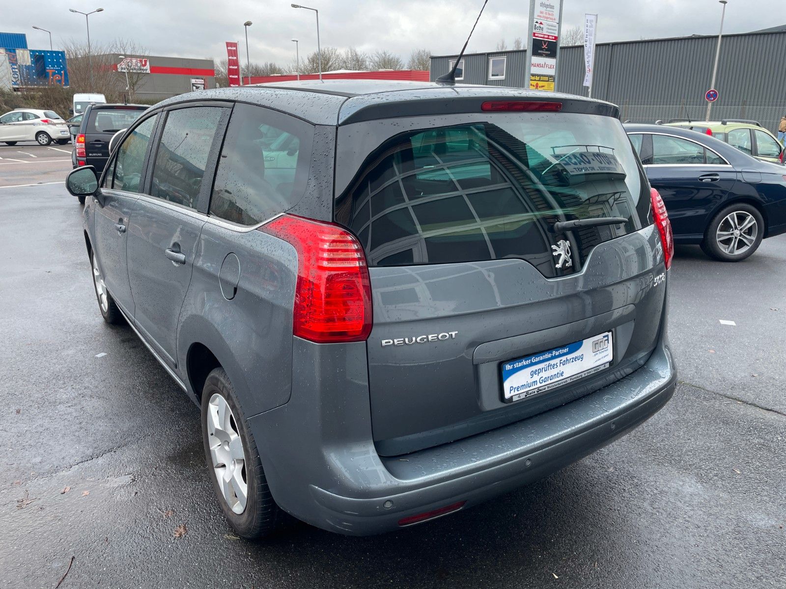 Fahrzeugabbildung Peugeot 5008 Family**Panorama*Tempomat*PDC*2.HAND**