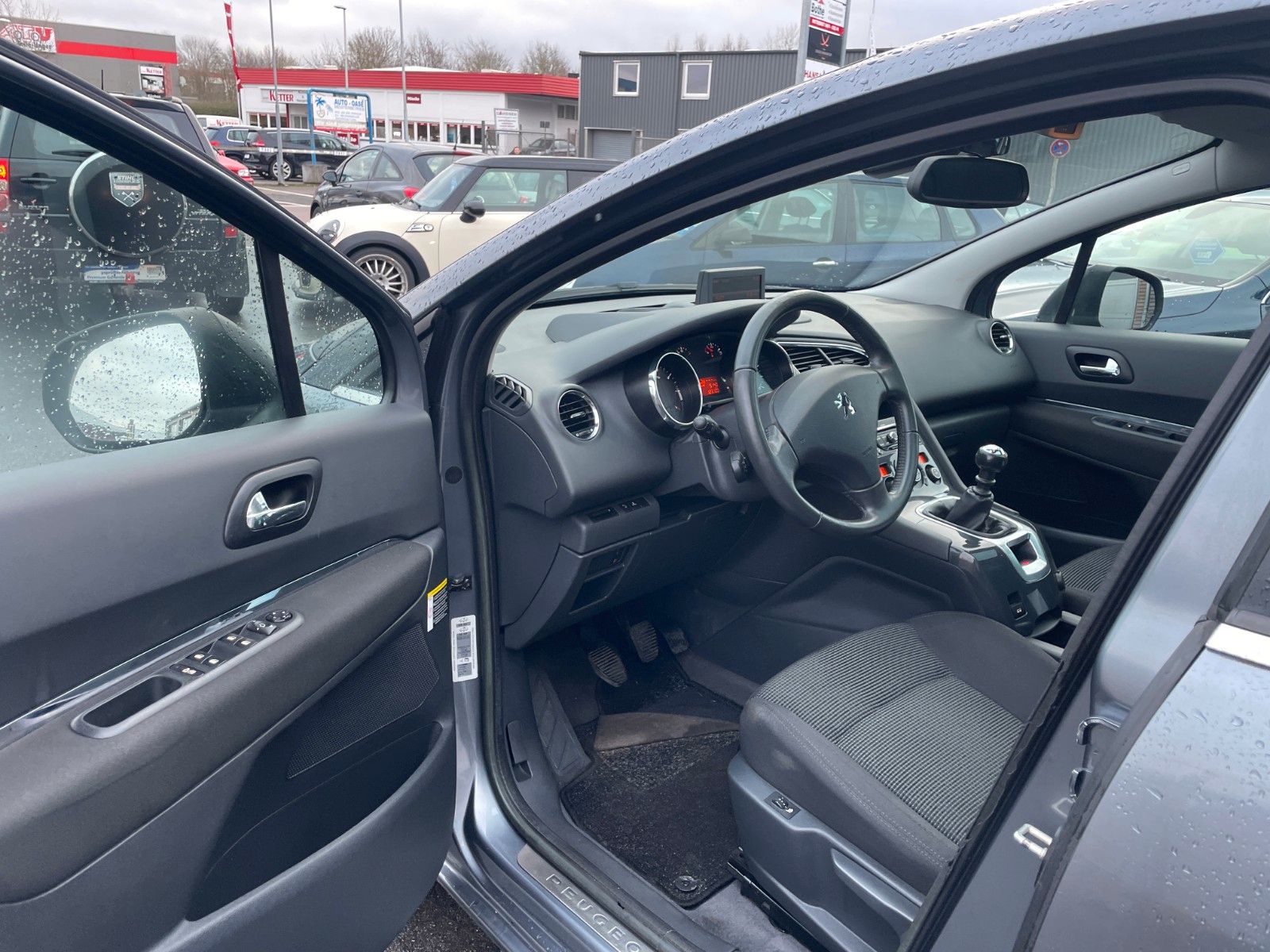 Fahrzeugabbildung Peugeot 5008 Family**Panorama*Tempomat*PDC*2.HAND**