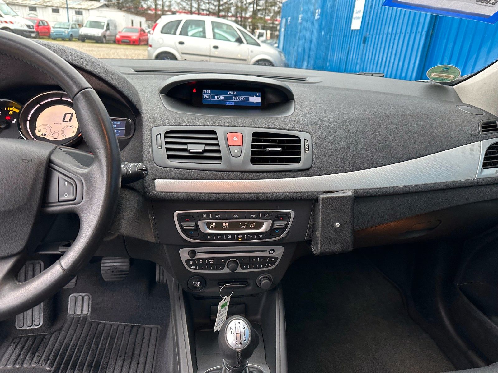 Fahrzeugabbildung Renault Megane III Lim. 5-trg. Dynamique**AHK*8 Fach**