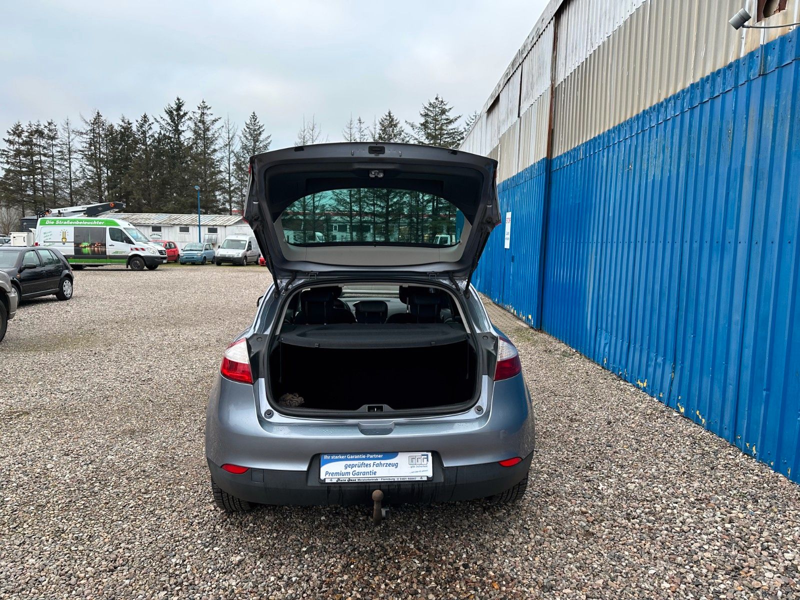 Fahrzeugabbildung Renault Megane III Lim. 5-trg. Dynamique**AHK*8 Fach**