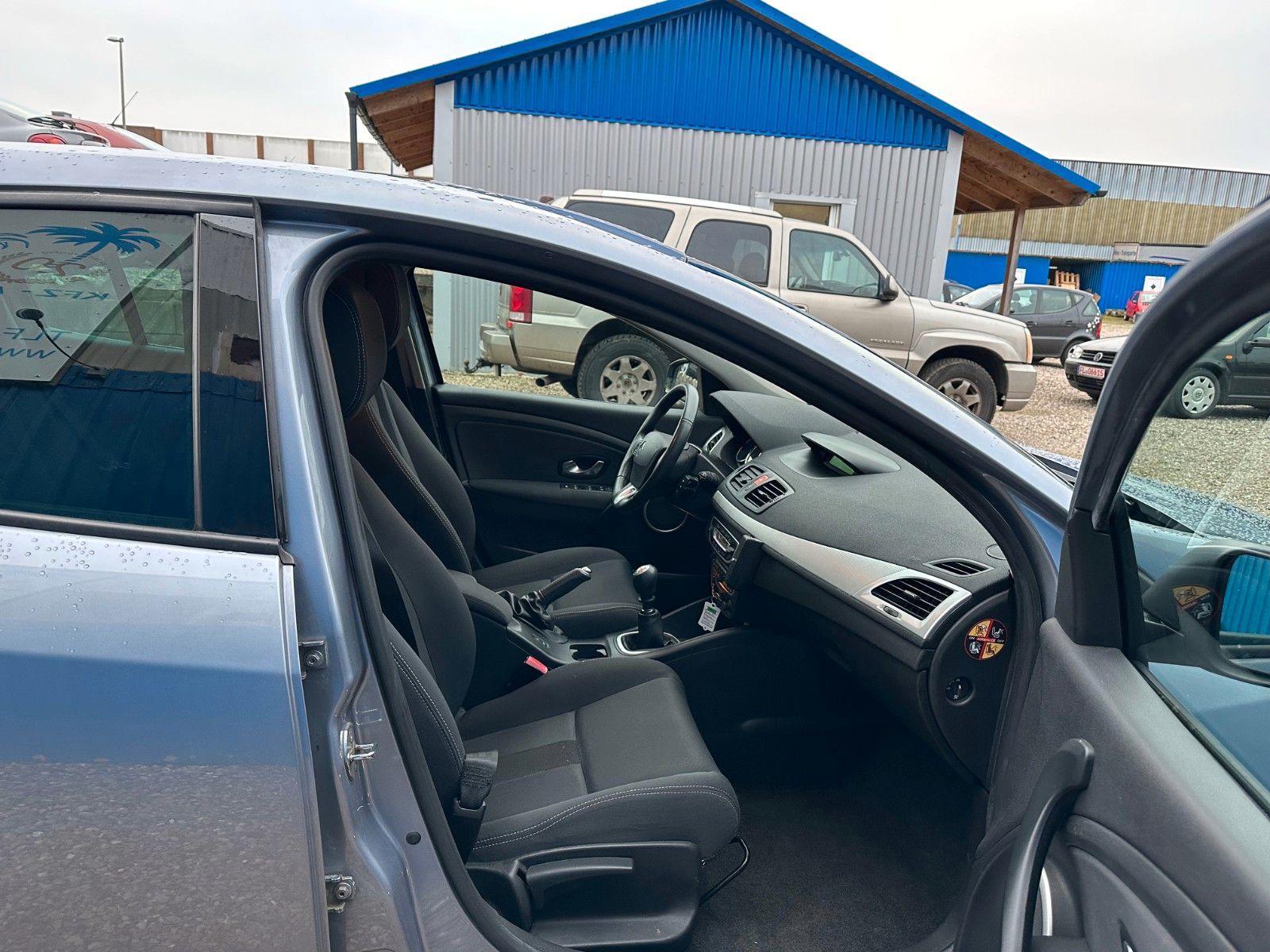 Fahrzeugabbildung Renault Megane III Lim. 5-trg. Dynamique**AHK*8 Fach**