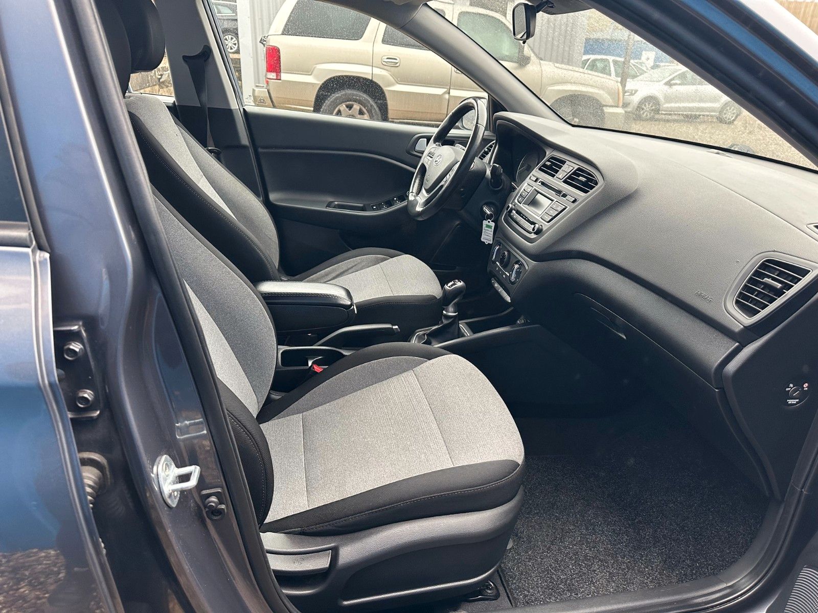 Fahrzeugabbildung Hyundai i20 Trend**8 Fach*Tempomat*PDC*Sitzhzng**